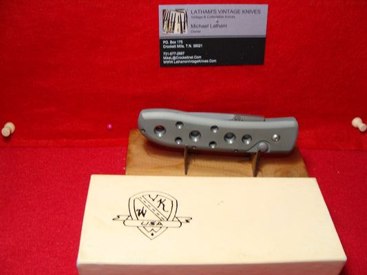 WOODARD, BUCK CUSTOM 1990-95 FER-DE-LANCE CUSTOM AUTOMATIC KNIFE GRAY METAL HANDLES