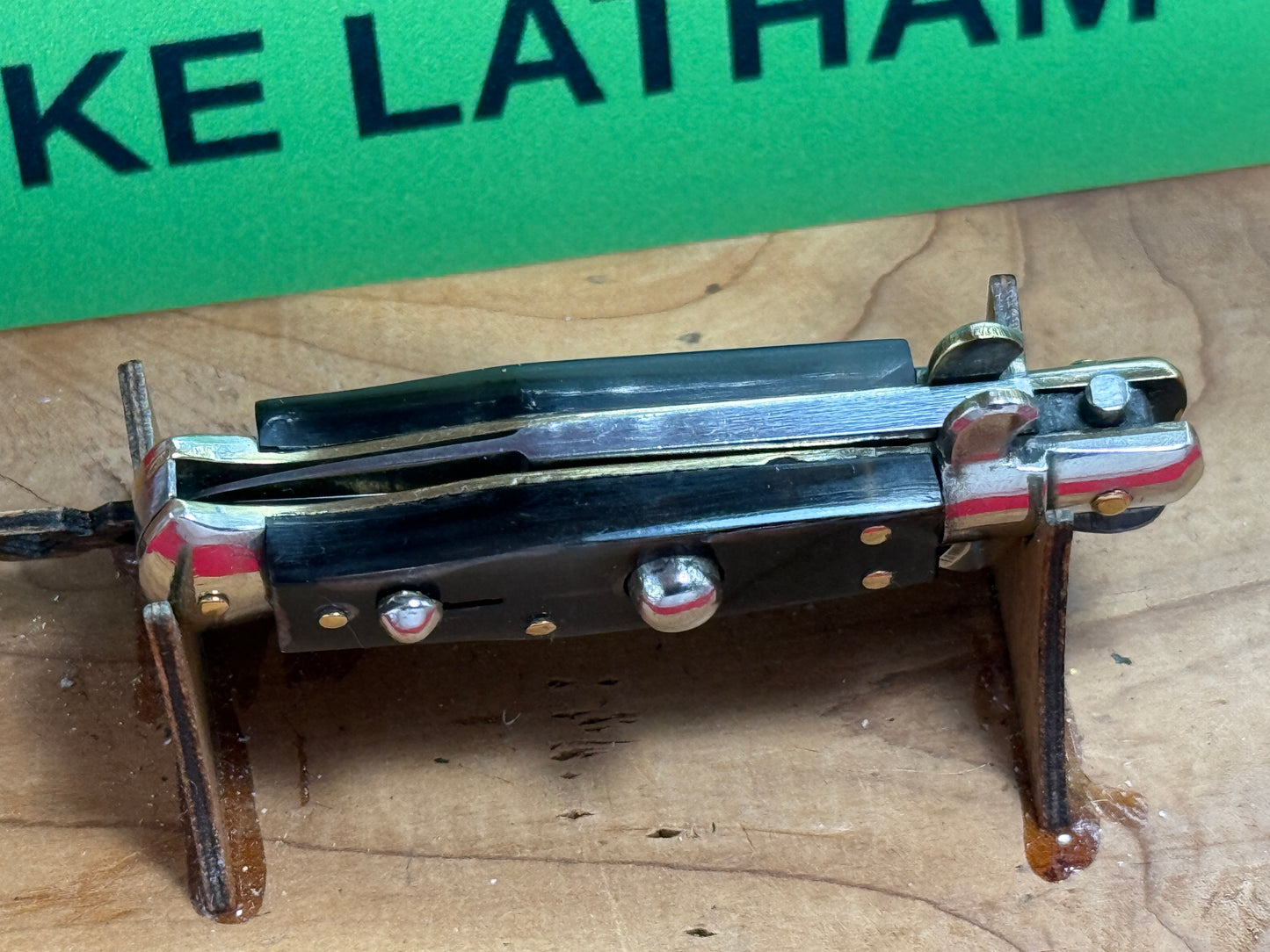 LATAMA MADE IN ITALY 1948-50 PICK LOCK FLAT GUARDS STILETTO 12 CM ITALIAN AUTOMATIC KNIFE BUFFALO HORN HANDLES