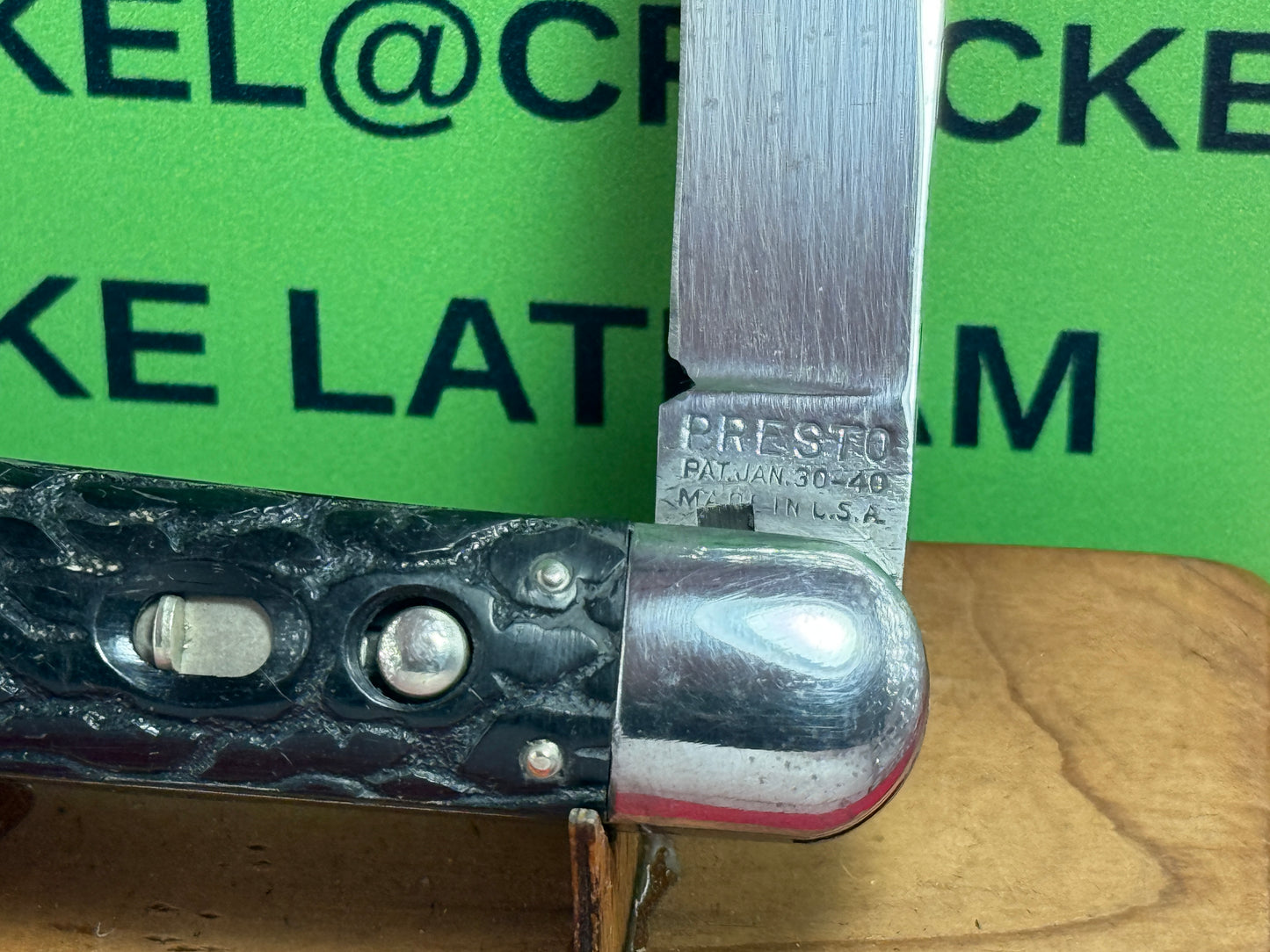 PRESTO GEO. SCHRADE BRIDGEPORT CONN. 1940-1956 MILITARY PARATROOPER VINTAGE AMERICAN AUTOMATIC KNIFE BLACK WORMED GROOVED COMPOSITION HANDLES