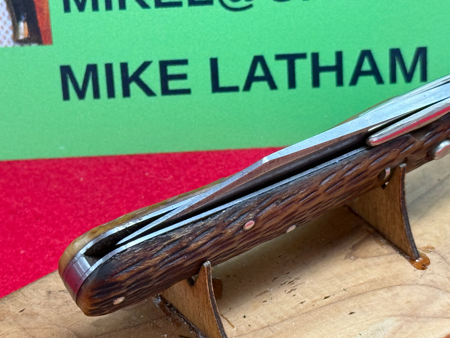 SCHRADE CUT CO. WALDEN N.Y 1916-46 SWING GUARD HUNTER 4 7/8" VINTAGE AMERICAN AUTOMATIC KNIFE BROWN JIGGED BONE HANDLES