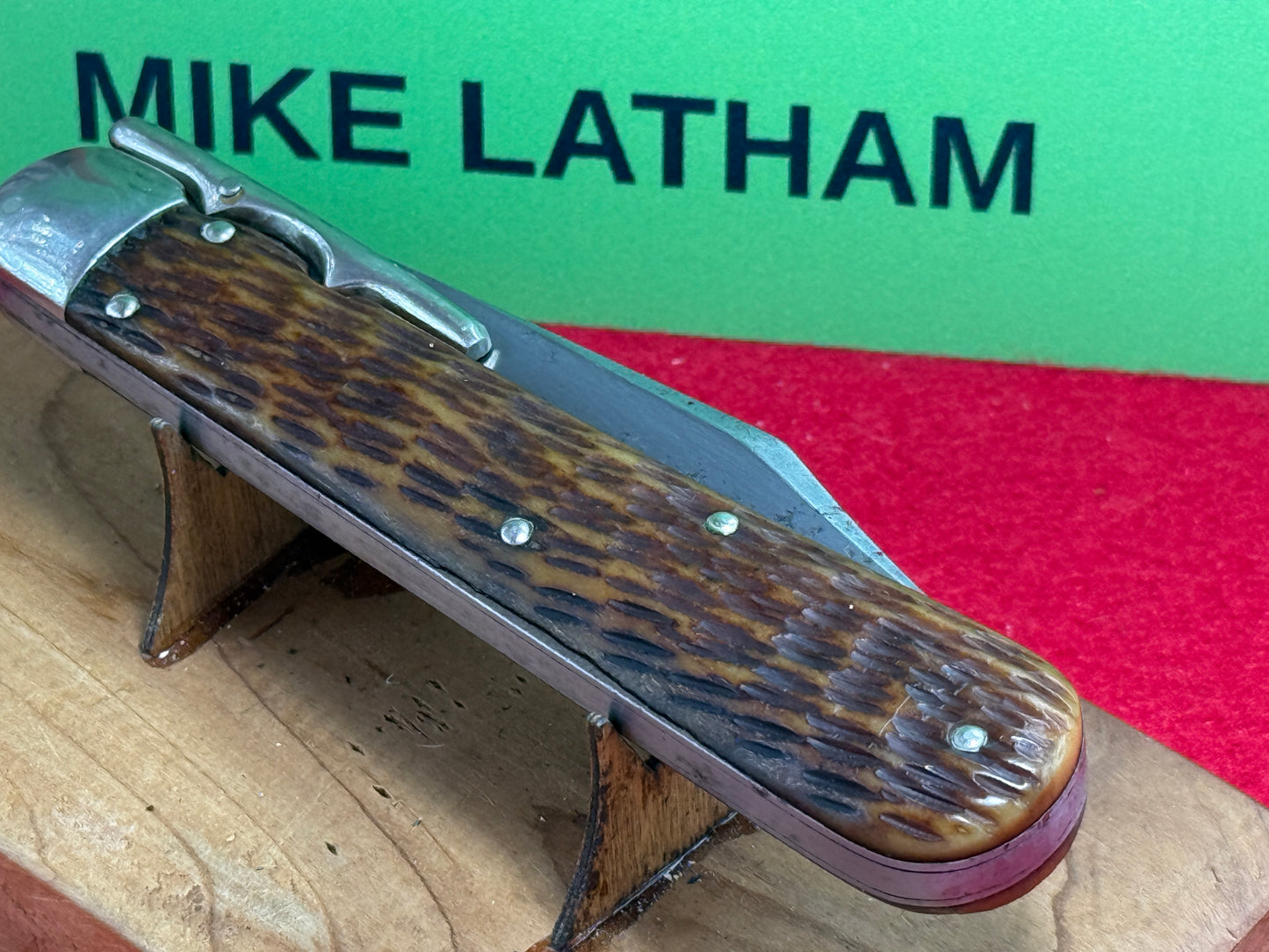 SCHRADE CUT CO. WALDEN N.Y 1916-46 SWING GUARD HUNTER 4 7/8" VINTAGE AMERICAN AUTOMATIC KNIFE BROWN JIGGED BONE HANDLES