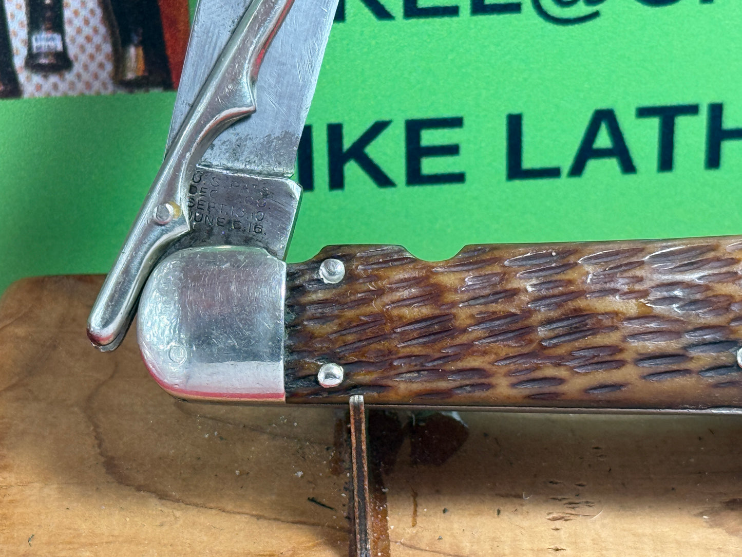 SCHRADE CUT CO. WALDEN N.Y 1916-46 SWING GUARD HUNTER 4 7/8" VINTAGE AMERICAN AUTOMATIC KNIFE BROWN JIGGED BONE HANDLES