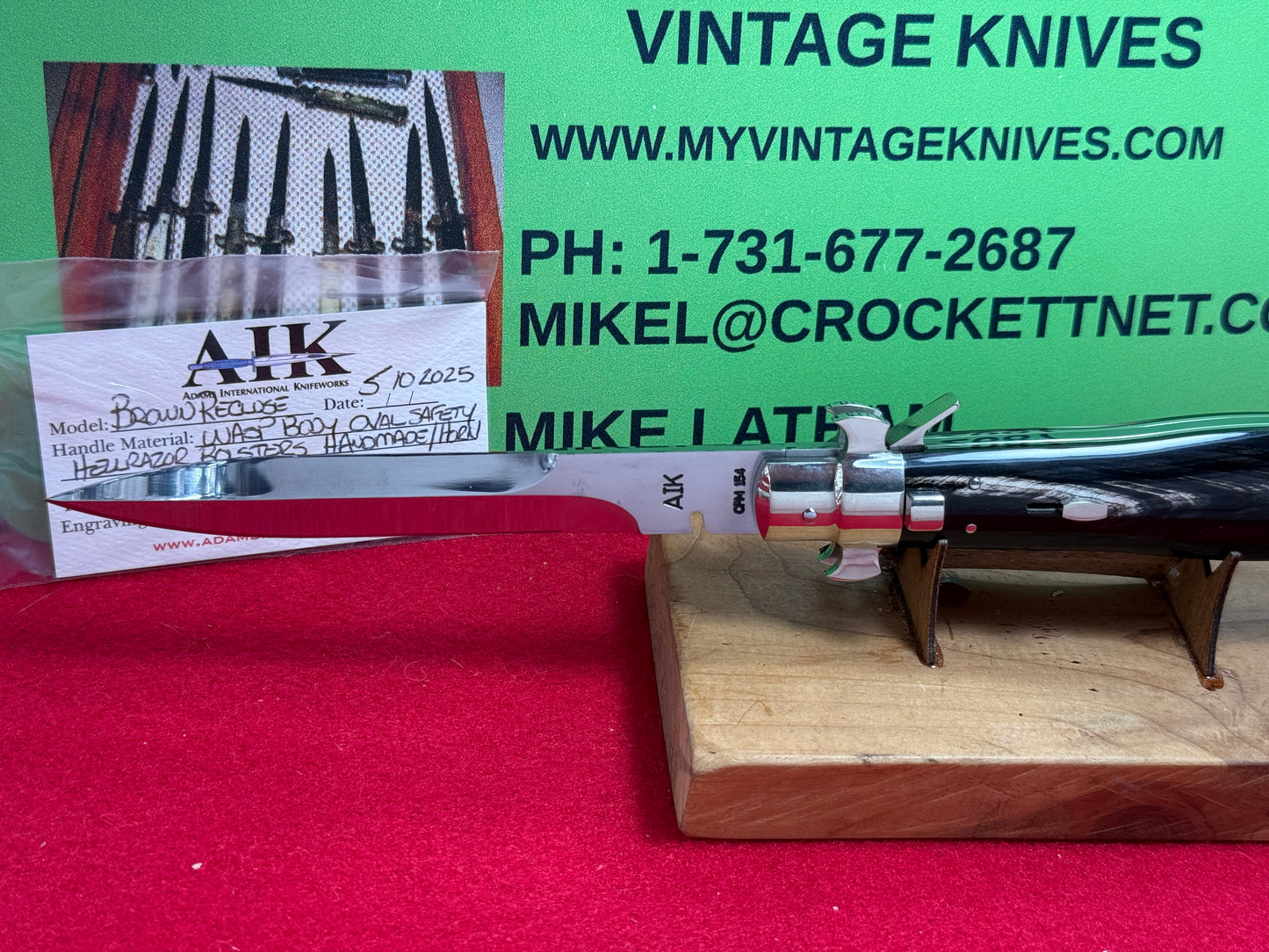 AIK BROWN RECLUSE USA 2025 ITALIAN STYLE STILETTO SQUARE BUTTON HELLRAZOR BOLSTERS OVAL SAFETY FULCRUM RELEASE WASP BODY CUSTOM AUTOMATIC KNIFE BUFFALO HORN HANDLES LIMITED EDITION