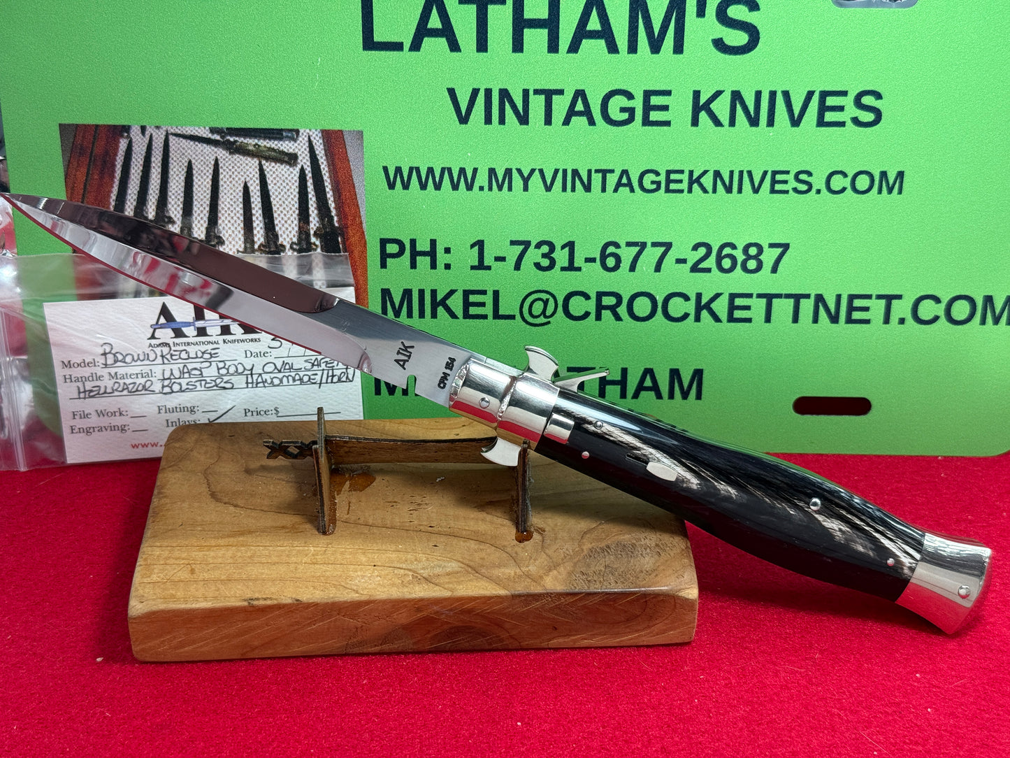 AIK BROWN RECLUSE USA 2025 ITALIAN STYLE STILETTO SQUARE BUTTON HELLRAZOR BOLSTERS OVAL SAFETY FULCRUM RELEASE WASP BODY CUSTOM AUTOMATIC KNIFE BUFFALO HORN HANDLES LIMITED EDITION