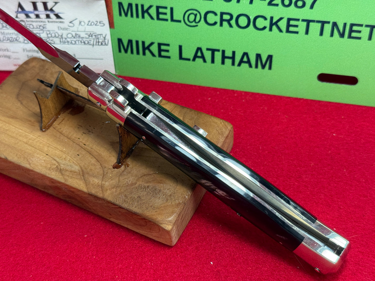 AIK BROWN RECLUSE USA 2025 ITALIAN STYLE STILETTO SQUARE BUTTON HELLRAZOR BOLSTERS OVAL SAFETY FULCRUM RELEASE WASP BODY CUSTOM AUTOMATIC KNIFE BUFFALO HORN HANDLES LIMITED EDITION