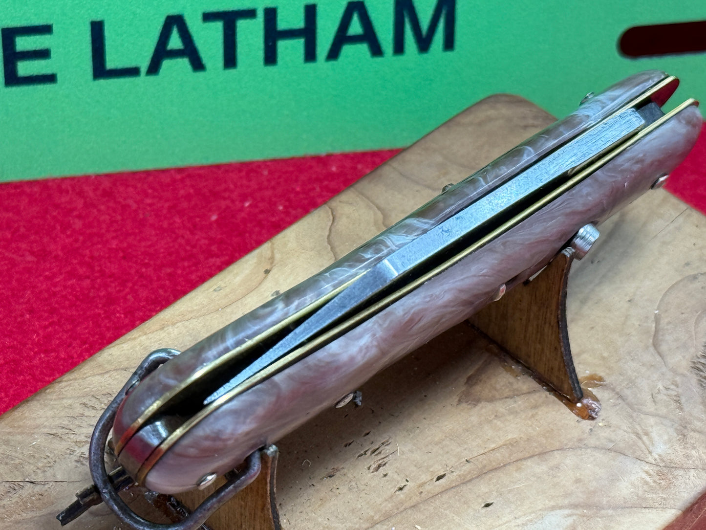 EDGEMASTER USA 1936-56 PARATROOPER STYLE VINTAGE AMERICAN AUTOMATIC KNIFE BROWN SWIRL COMPOSITION HANDLES