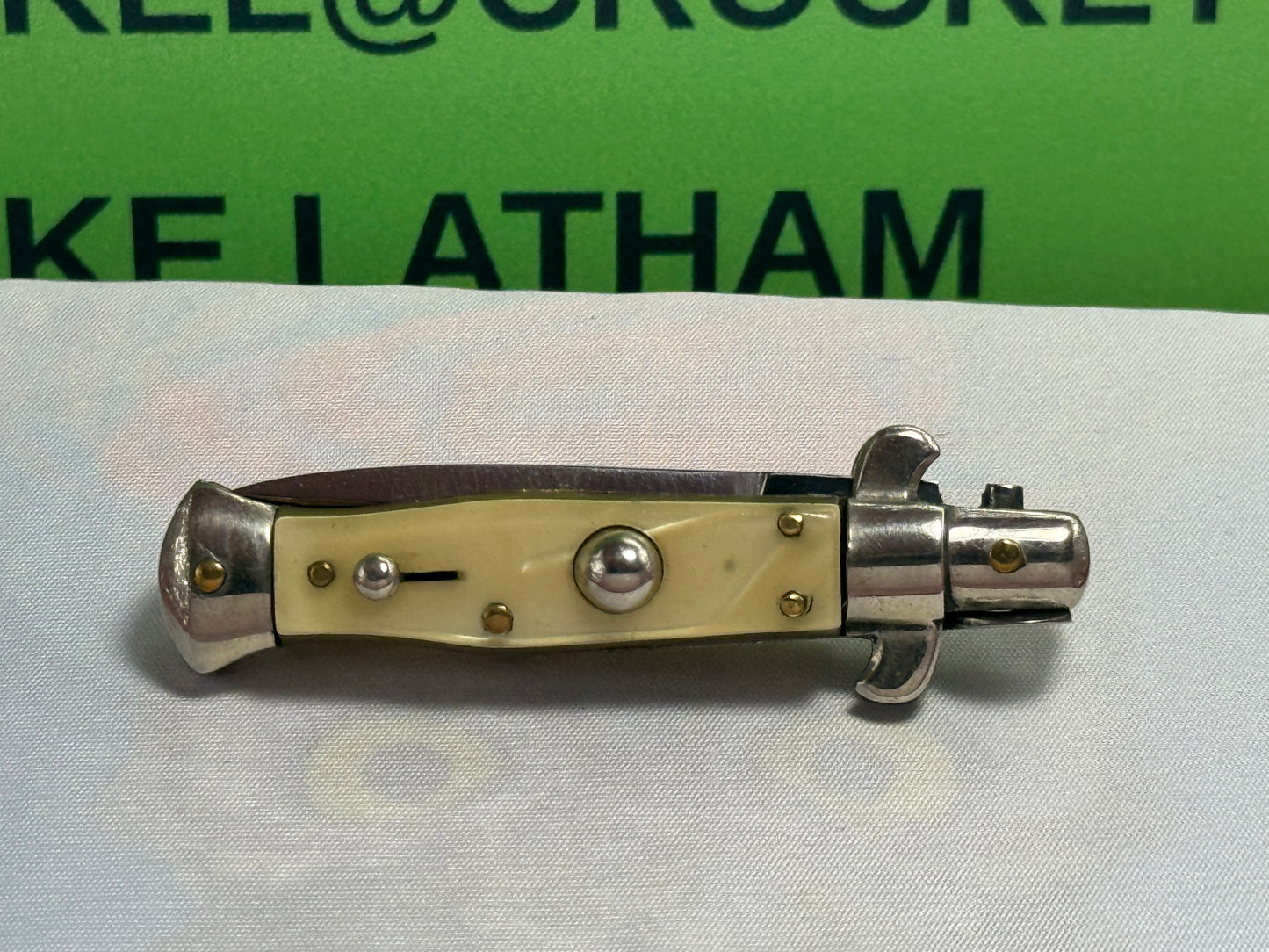 STERILE ITALIAN 1925-35 PICK LOCK FLAT GUARD STILETTO WASP BODY DAGGER BLADE 12 CM ITALIAN AUTOMATIC KNIFE CRACKED ICE CELLULOID HANDLES