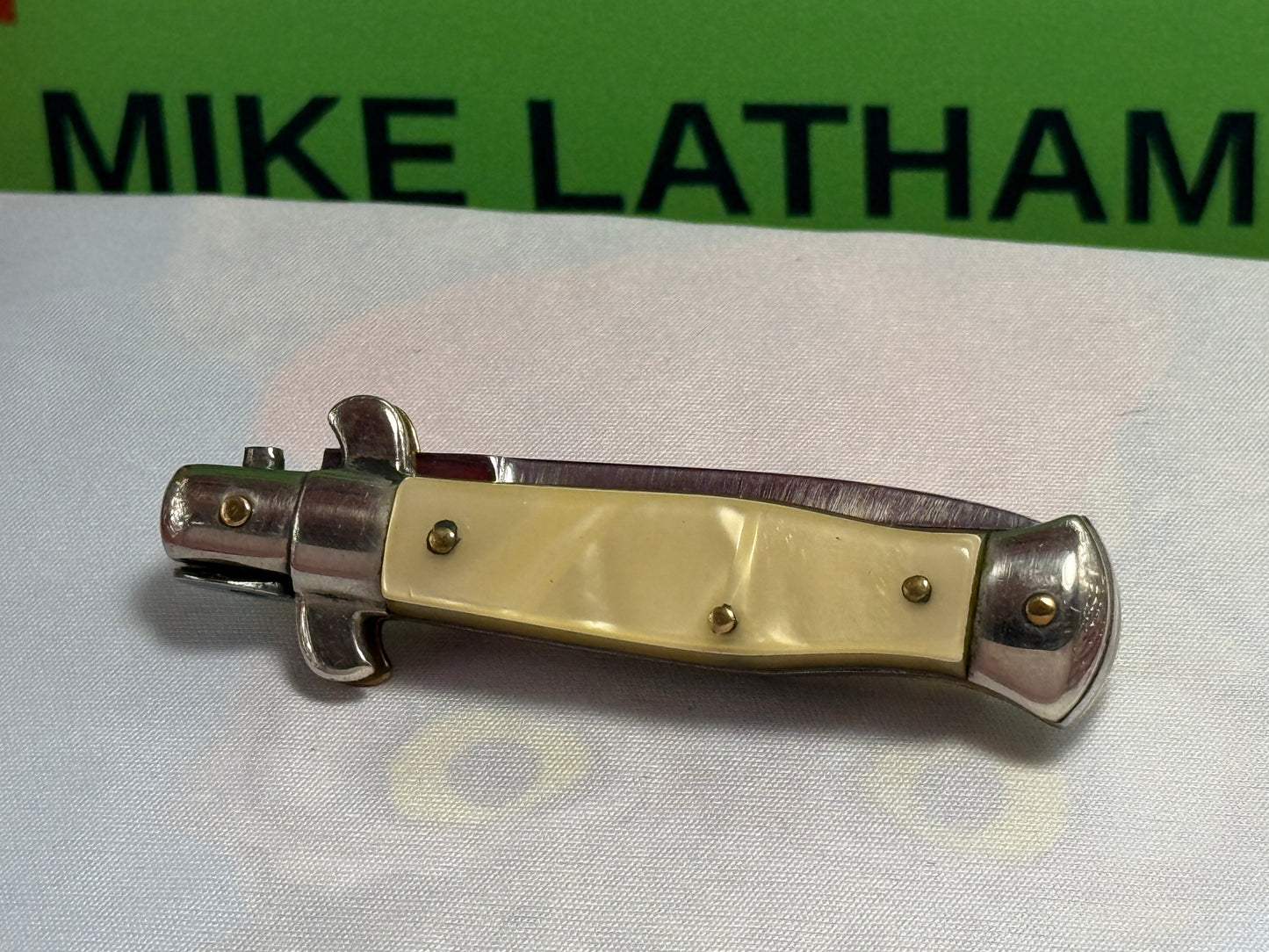 STERILE ITALIAN 1925-35 PICK LOCK FLAT GUARD STILETTO WASP BODY DAGGER BLADE 12 CM ITALIAN AUTOMATIC KNIFE CRACKED ICE CELLULOID HANDLES