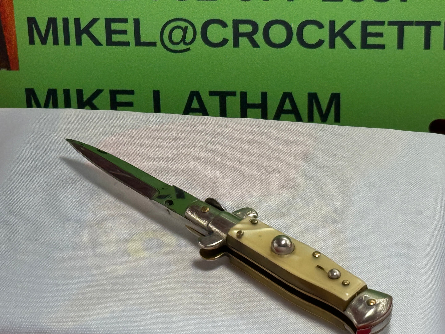 STERILE ITALIAN 1925-35 PICK LOCK FLAT GUARD STILETTO WASP BODY DAGGER BLADE 12 CM ITALIAN AUTOMATIC KNIFE CRACKED ICE CELLULOID HANDLES