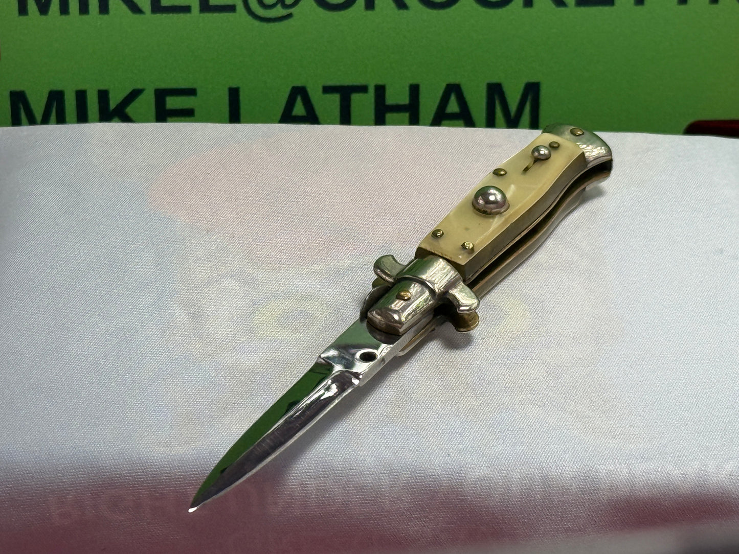 STERILE ITALIAN 1925-35 PICK LOCK FLAT GUARD STILETTO WASP BODY DAGGER BLADE 12 CM ITALIAN AUTOMATIC KNIFE CRACKED ICE CELLULOID HANDLES