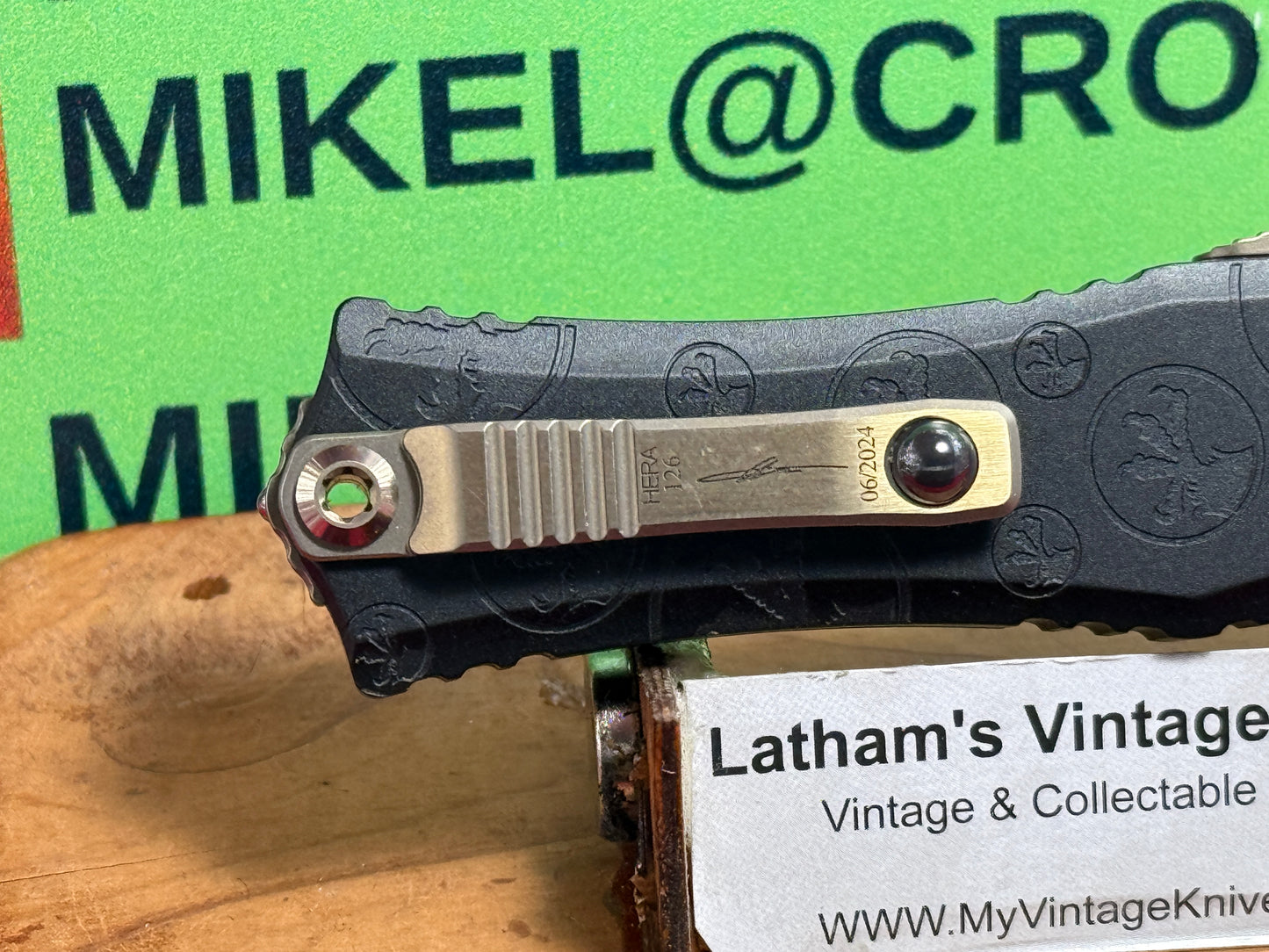 MICROTECH OTF 06/2024 30TH YR ANNIV. HERA II MINI BAYONET SIGNATURE SERIES CLAW BURST DEEP ENGRAVED DAMASCUS 170 1M-16 CBS TACTICAL AUTOMATIC KNIFE