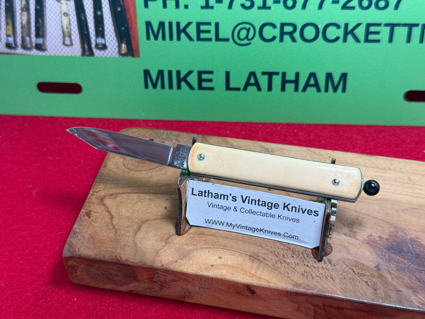 G. SCHRADE CO. BRIDGEPORT CONN. 1929-56 PULL BALL RELEASE VINTAGE AMERICAN AUTOMATIC KNIFE WHITE COMPOSITION HANDLES