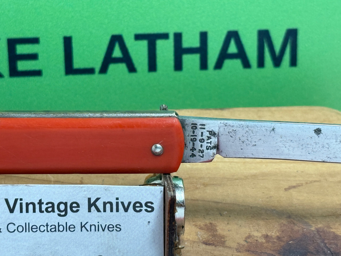G. SCHRADE KNIFE CO. BRIDGEPORT CONN. 1929-56 PULL BALL RELEASE VINTAGE AMERICAN AUTOMATIC KNIFE RED COMPOSITION HANDLES