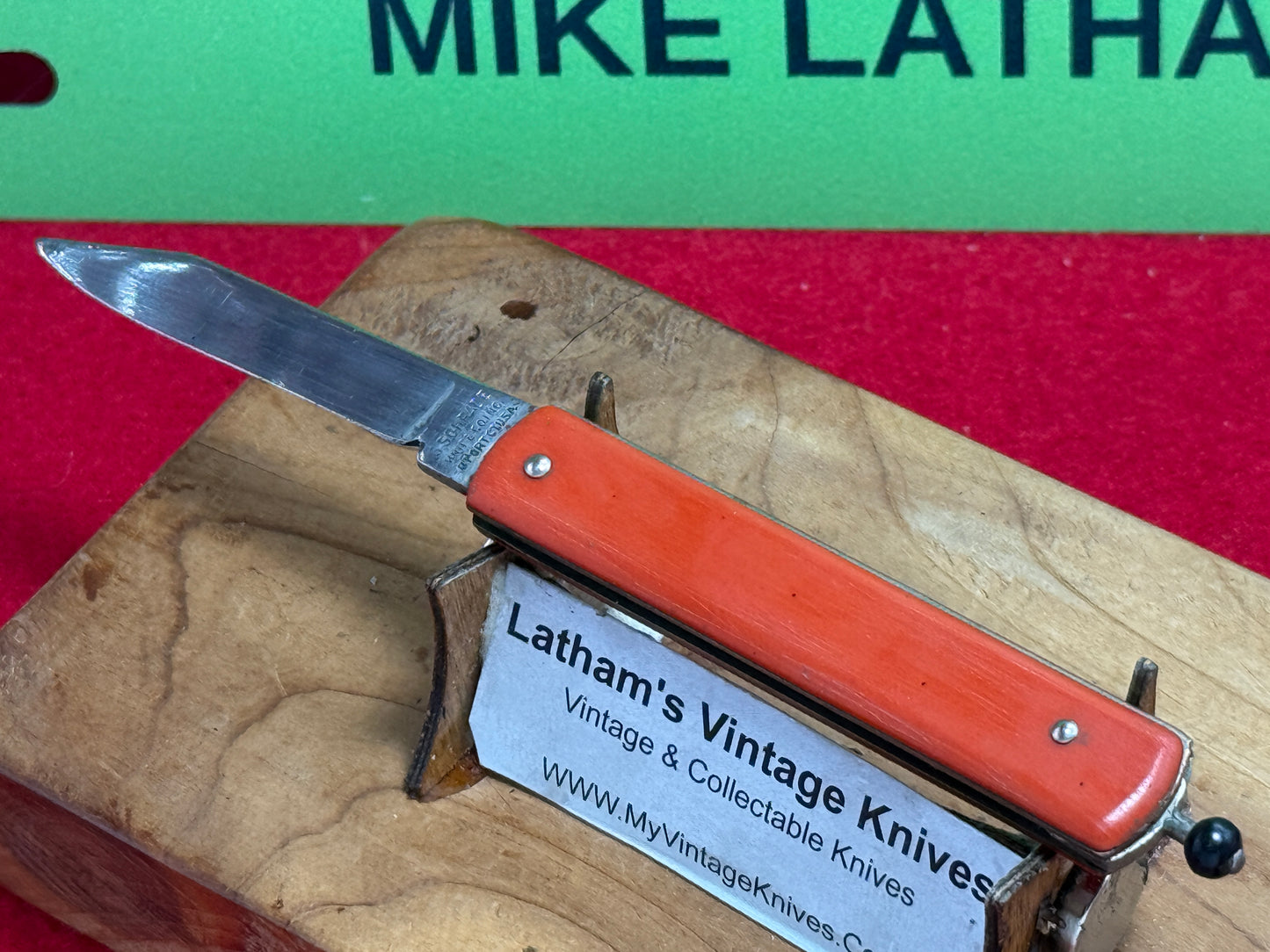 G. SCHRADE KNIFE CO. BRIDGEPORT CONN. 1929-56 PULL BALL RELEASE VINTAGE AMERICAN AUTOMATIC KNIFE RED COMPOSITION HANDLES