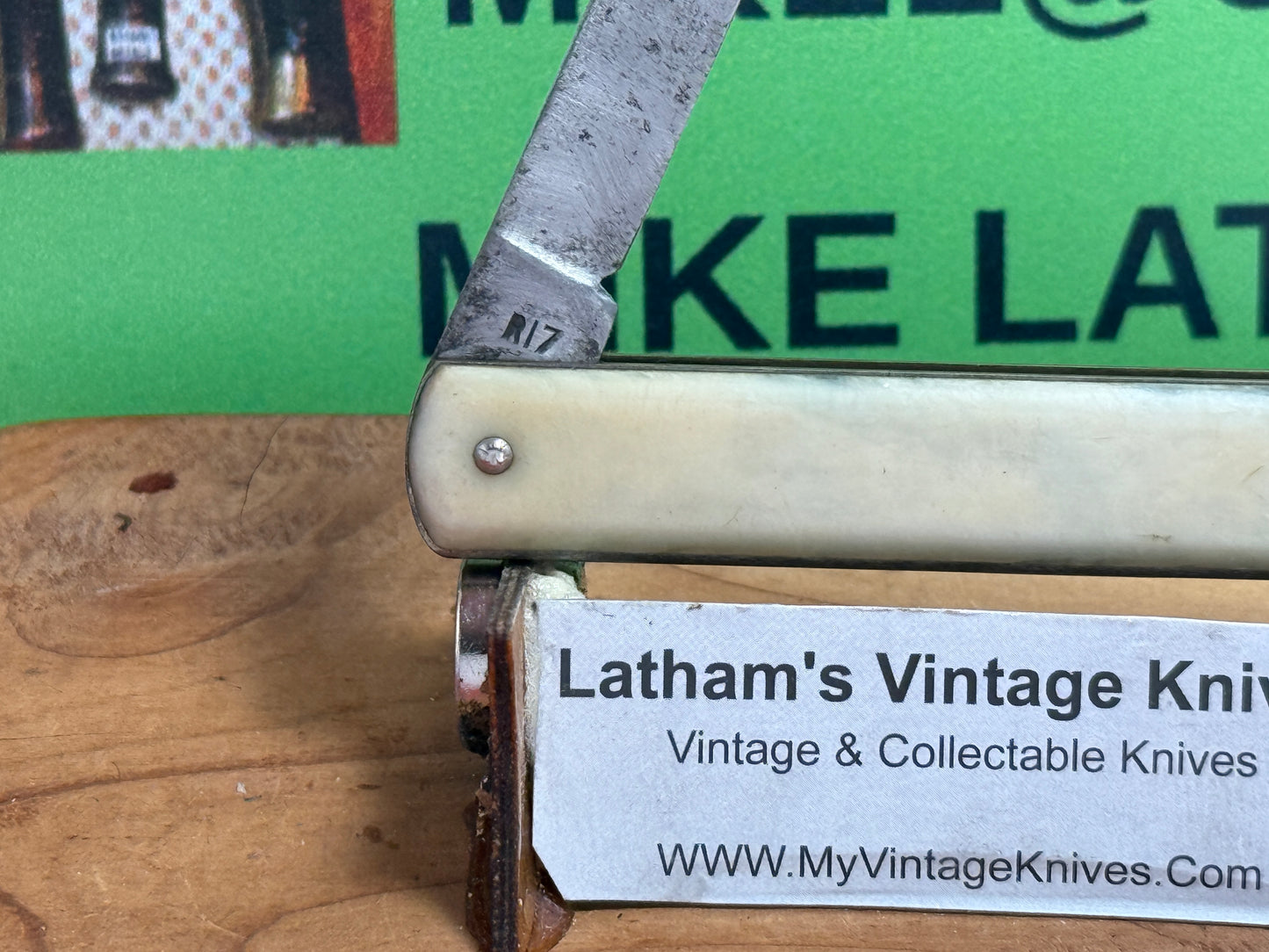 REMINGTON USA R17 1935-40 GREEN PULL BALL RELEASE VINTAGE AMERICAN AUTOMATIC KNIFE WHITE COMPOSITION HANDLES