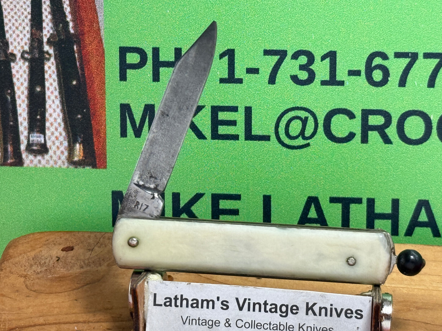 REMINGTON USA R17 1935-40 BLACK 8 BALL PULL BALL RELEASE VINTAGE AMERICAN AUTOMATIC KNIFE WHITE COMPOSITION HANDLES