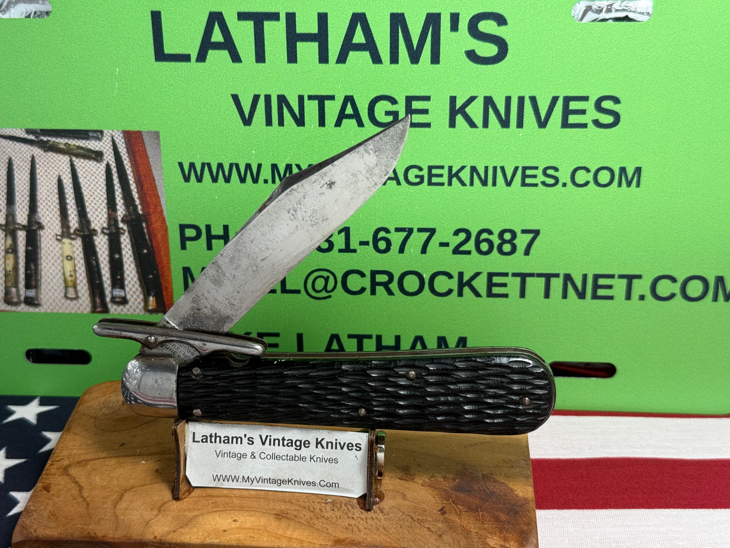 SCHRADE CUT CO. WALDEN N.Y. 1916-46 SWING GUARD HUNTERS PRIDE ETCH VINTAGE AMERICAN AUTOMATIC KNIFE BLACK JIGGED COMPOSITION HANDLES