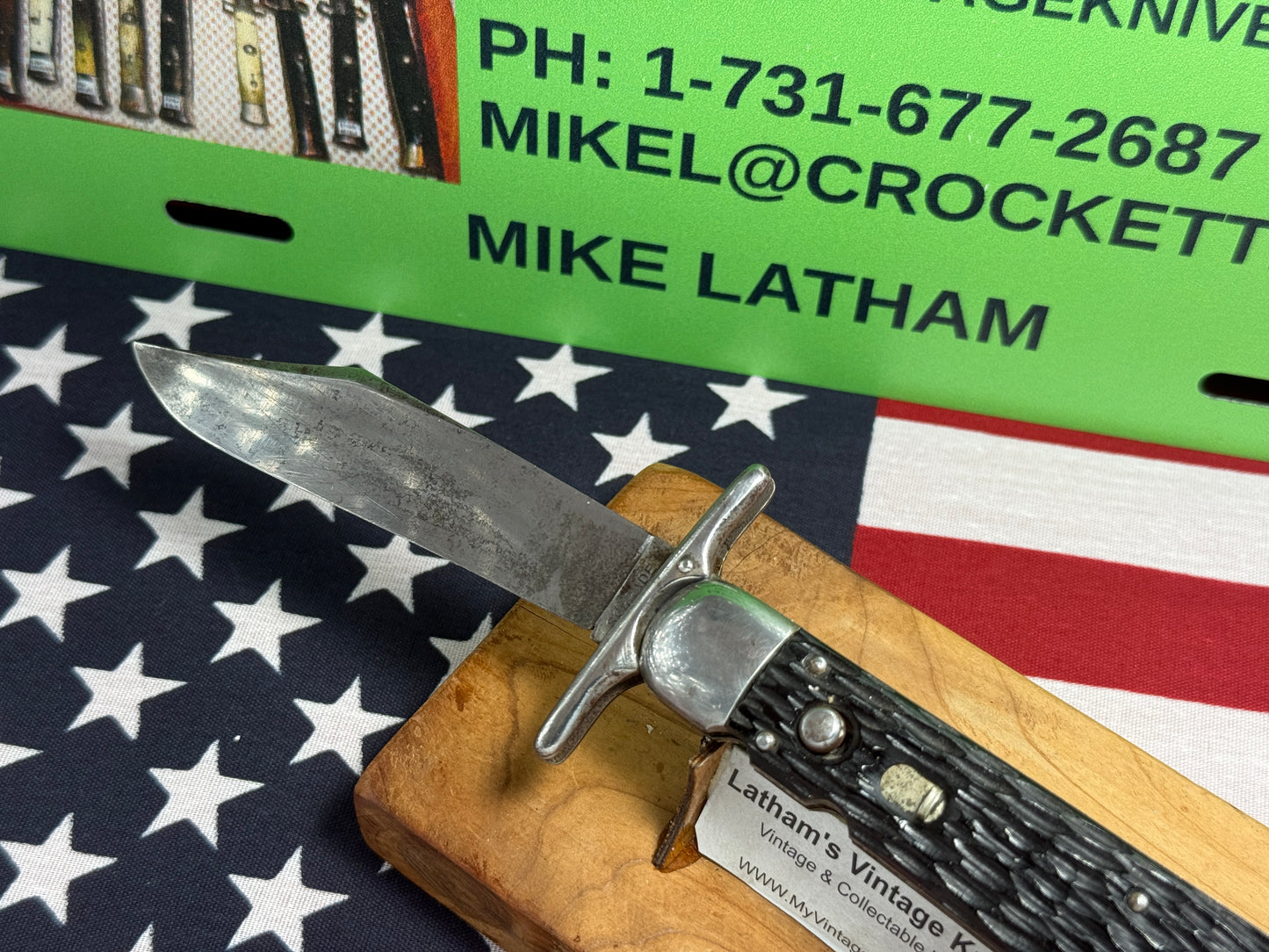 SCHRADE CUT CO. WALDEN N.Y. 1916-46 SWING GUARD HUNTERS PRIDE ETCH VINTAGE AMERICAN AUTOMATIC KNIFE BLACK JIGGED COMPOSITION HANDLES