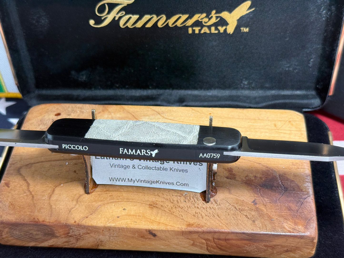FAMARS ITALY 2012 TWIN BLADE DOUBLE BUTTON PICCOLO AAO759 ITALIAN AUTOMATIC KNIFE BLACK ALUMINUM WITH ELEPHANT IN LAY HANDLES