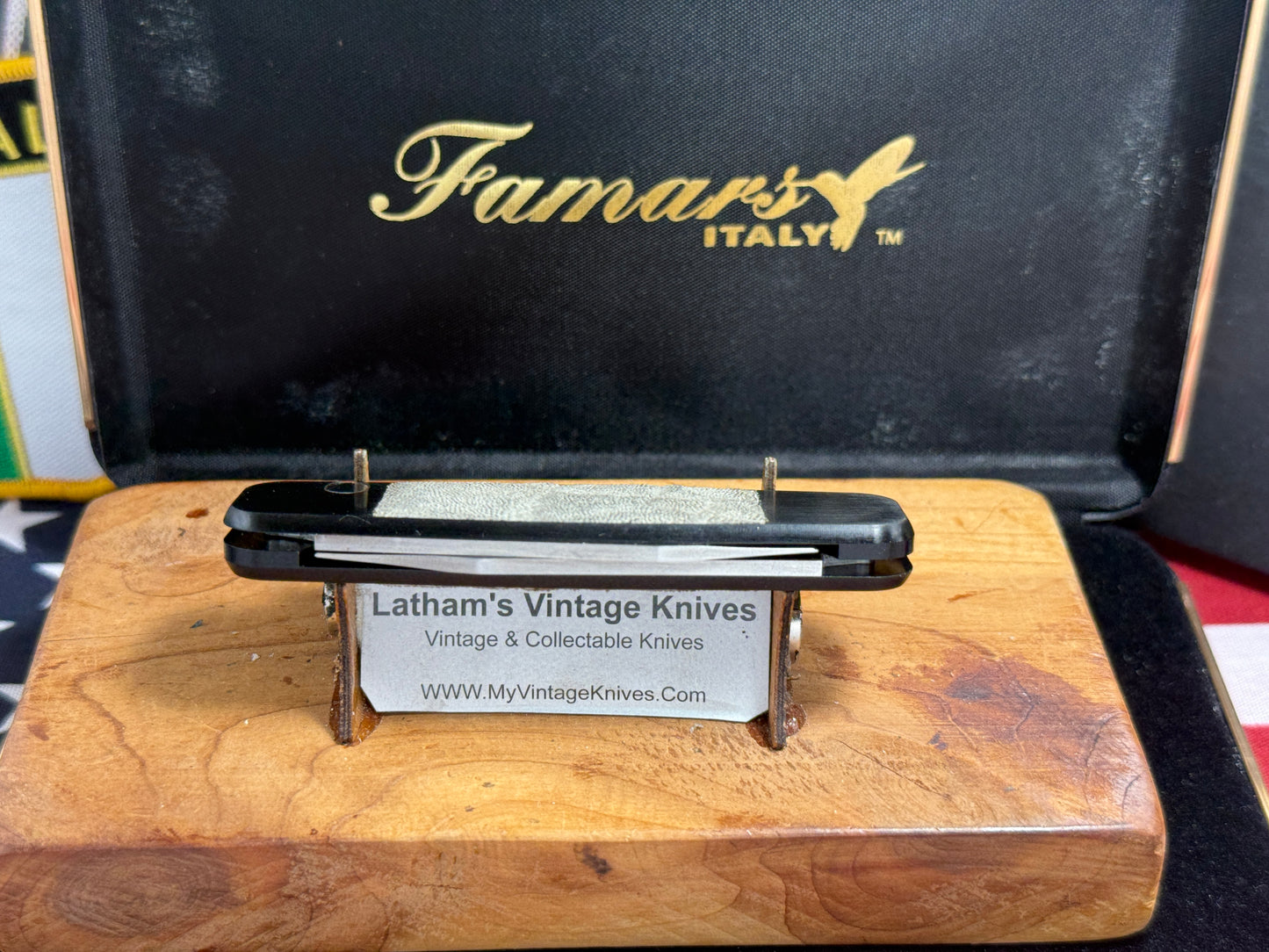 FAMARS ITALY 2012 TWIN BLADE DOUBLE BUTTON PICCOLO AAO759 ITALIAN AUTOMATIC KNIFE BLACK ALUMINUM WITH ELEPHANT IN LAY HANDLES