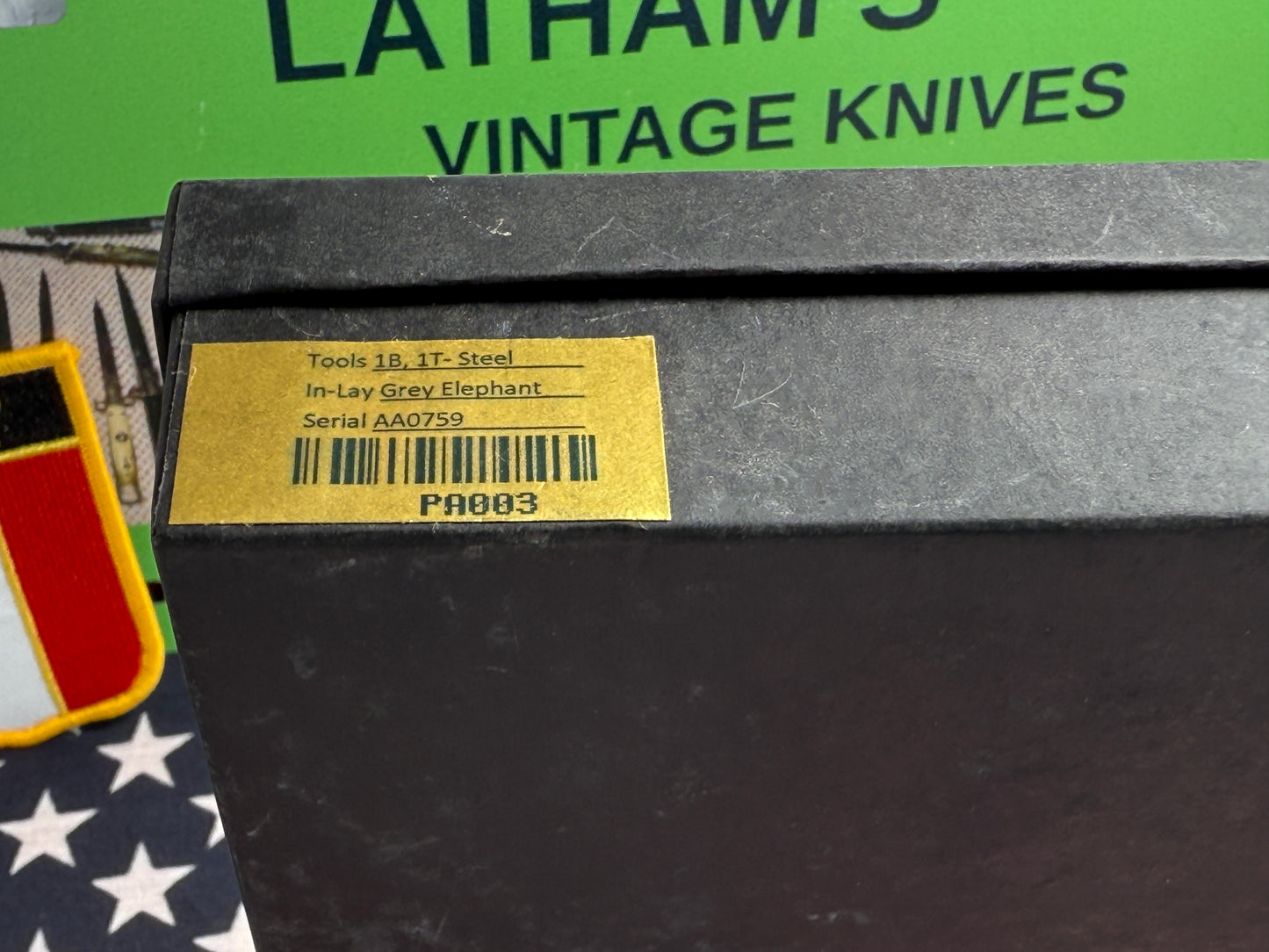 FAMARS ITALY 2012 TWIN BLADE DOUBLE BUTTON PICCOLO AAO759 ITALIAN AUTOMATIC KNIFE BLACK ALUMINUM WITH ELEPHANT IN LAY HANDLES