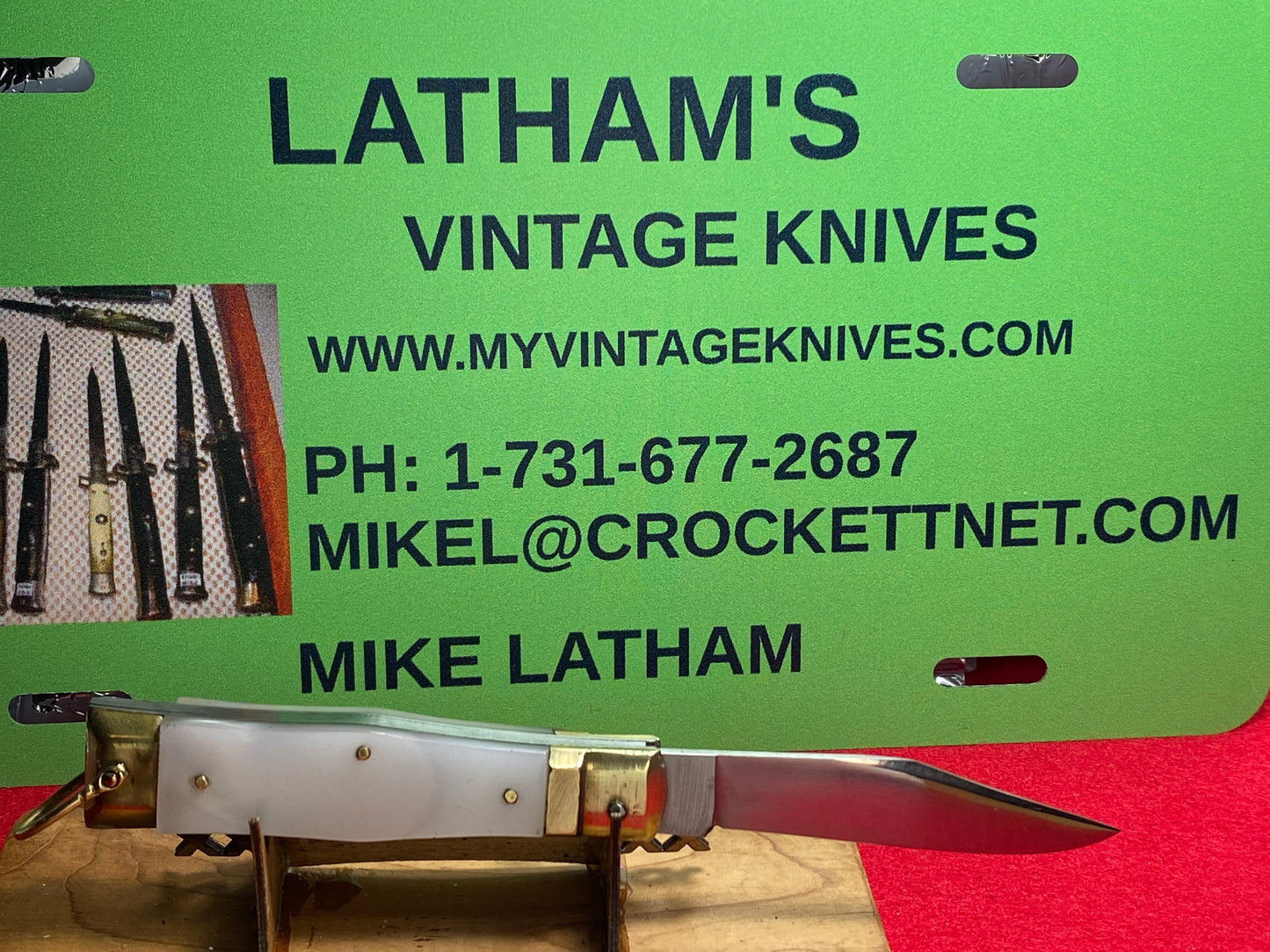 MURAKAMI CO. STAINLESS JAPAN 1960-68 LEVER AUTOMATIC JAPANESE AUTOMATIC KNIFE WHITE COMPOSITION HANDLES