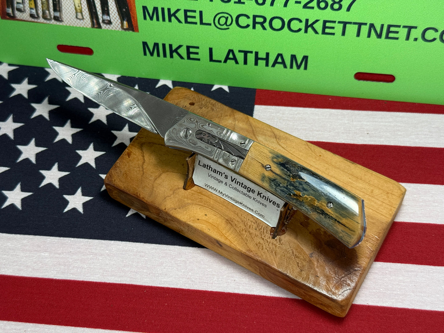 WILLIAMS, JASON CUSTOM KNIVES 2001-2003 ERA MEDIUM HUNTER DAMACUS STEEL CUSTOM AUTOMATIC KNIFE MAMMOTH IVORY BARK SCALES