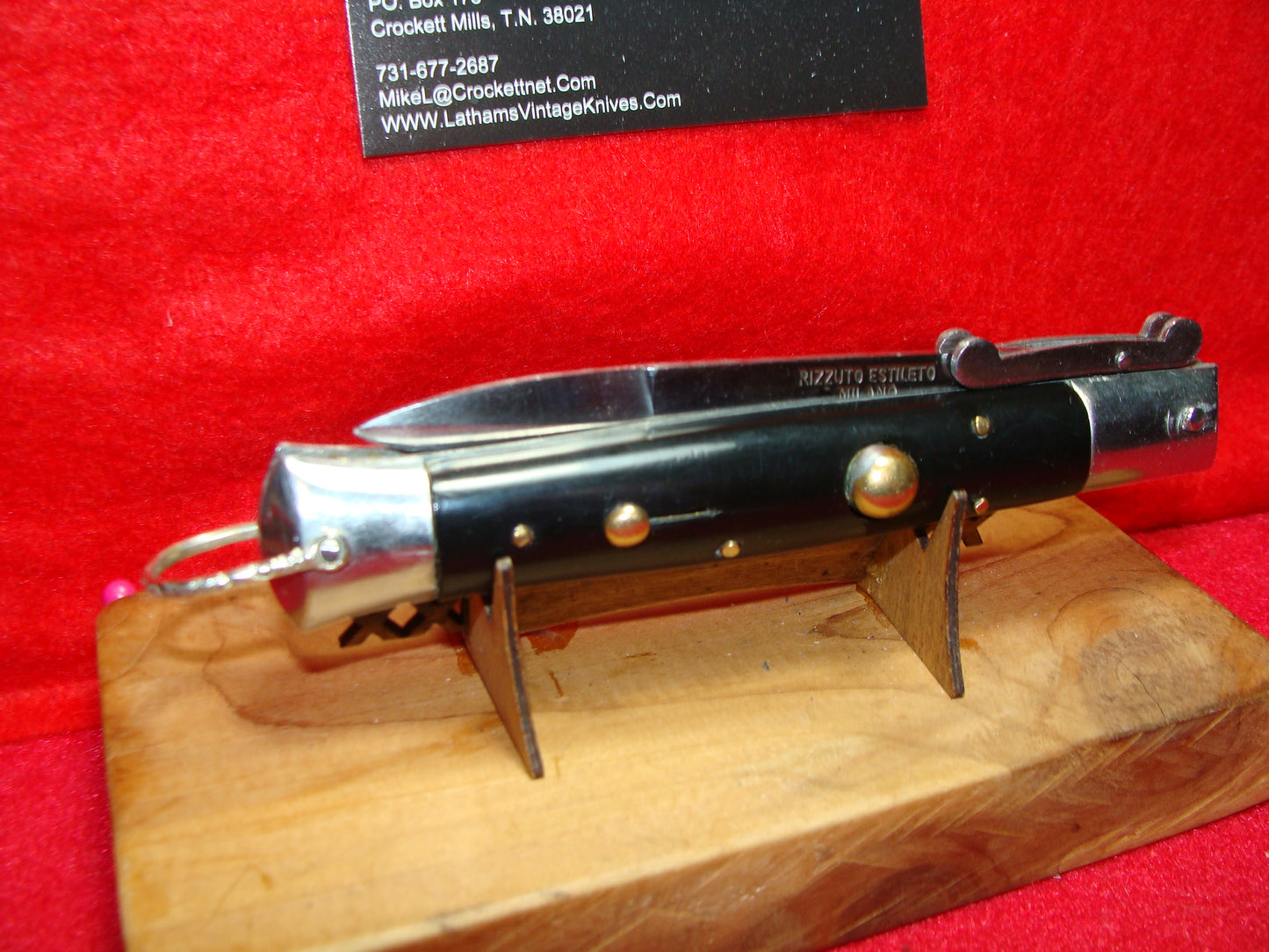 RIZZUTO ESTILETO MILANO 1970-80 ITALIAN STYLE SWING GUARD BO/BC JAPAN AUTOMATIC KNIFE BLACK PLASTIC HANLDES