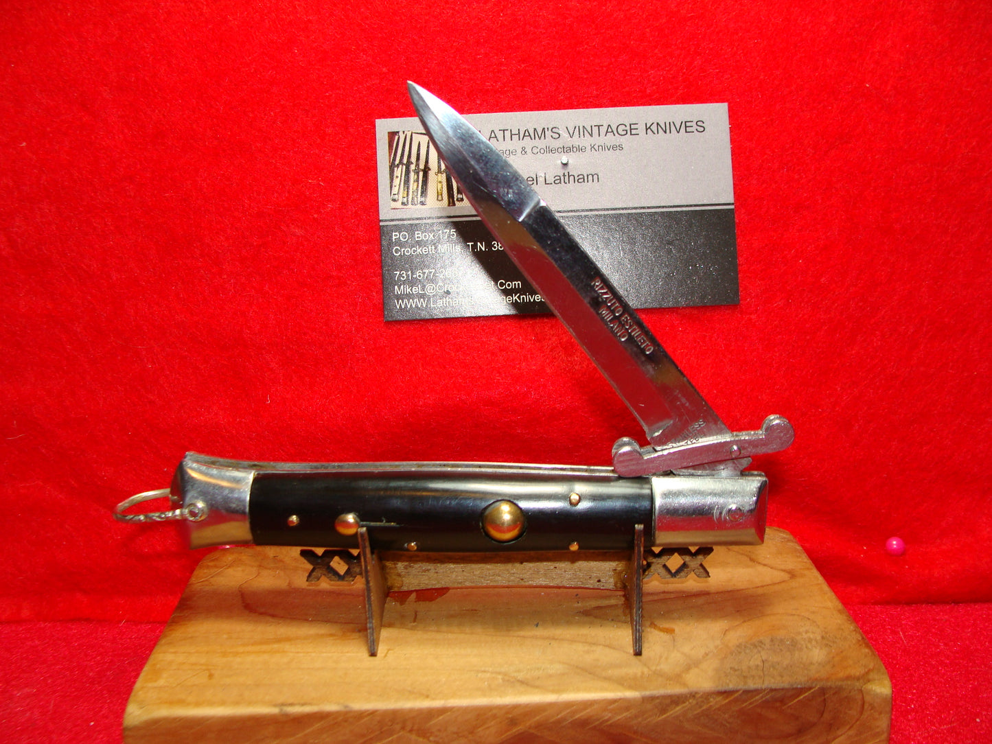 RIZZUTO ESTILETO MILANO 1970-80 ITALIAN STYLE SWING GUARD BO/BC JAPAN AUTOMATIC KNIFE BLACK PLASTIC HANLDES