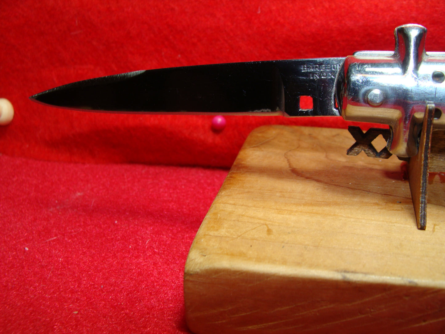 BARGEON INOX FRENCH 1960-68 FIXED GUARDS BO/BC FRENCH AUTOMATIC KNIFE BLACK CHECKERED PLASTIC HANDLES