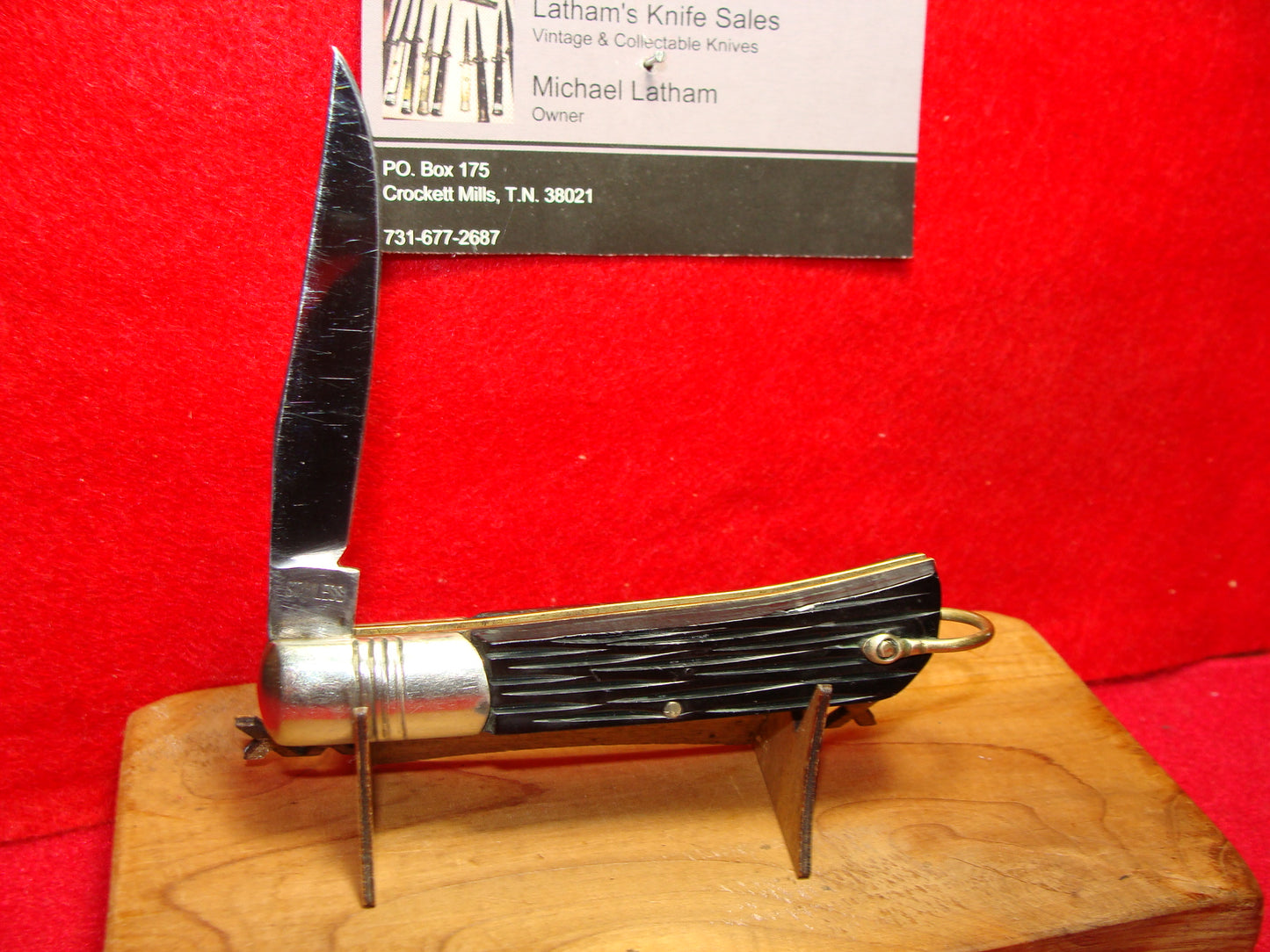 UTICA CUT CO. JAPAN 1950-56 SMALL HUNTER BO/BC JAPAN AUTOMATIC KNIFE BLACK BONE HANDLES