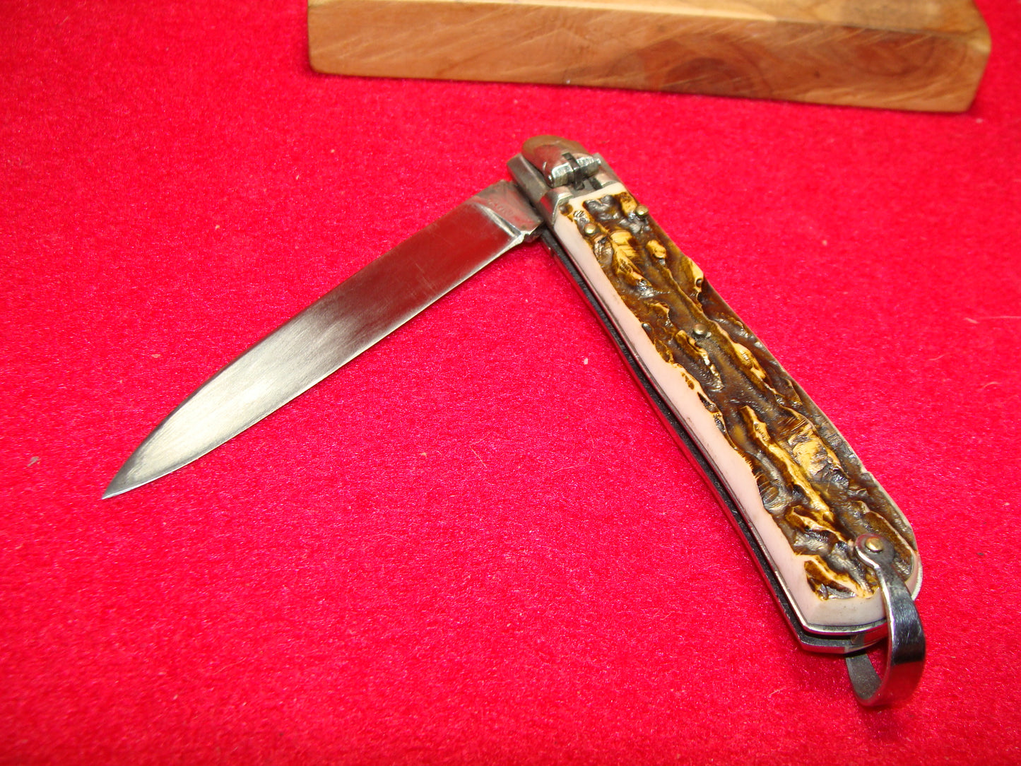 FRENCH INOX 1958-68 LEVER AUTOMATIC FRENCH AUTOMATIC KNIFE IMITATION STAG HANDLES