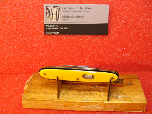 FLY LOCK KNIFE CO. BRIDGEPORT CONN. 1923-26 VINTAGE AMERICAN AUTOMATIC KNIFE 3 3/8 DOUBLE BUTTON YELLOW COMPOSITION HANDLES