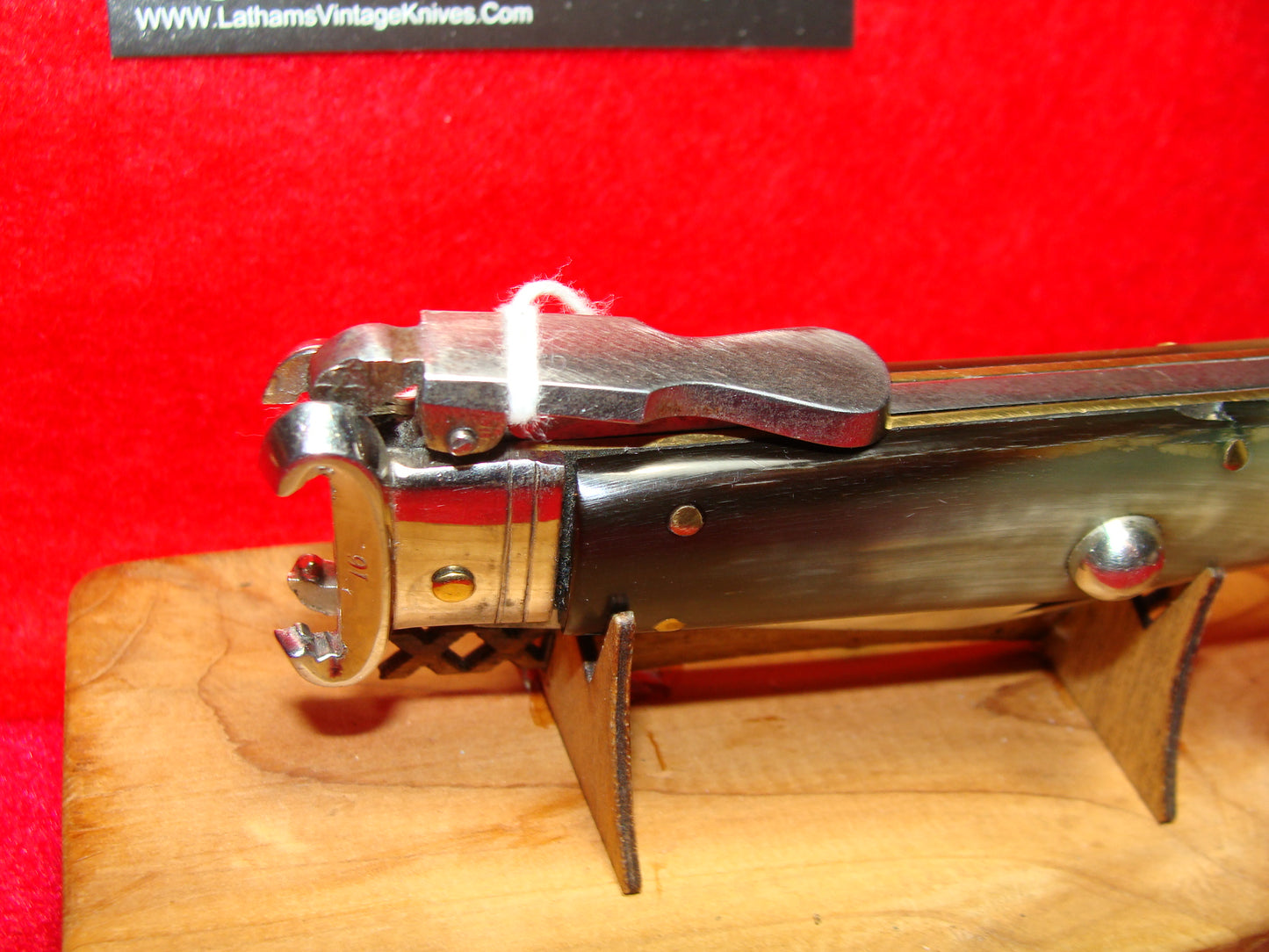 UNSTAMPED "STERILE" ITALY 1945-48 HUNTER FULCRUM RELEASE SHELL PULLER ITALIAN AUTOMATIC KNIFE BUFFALO HORN HANDLES