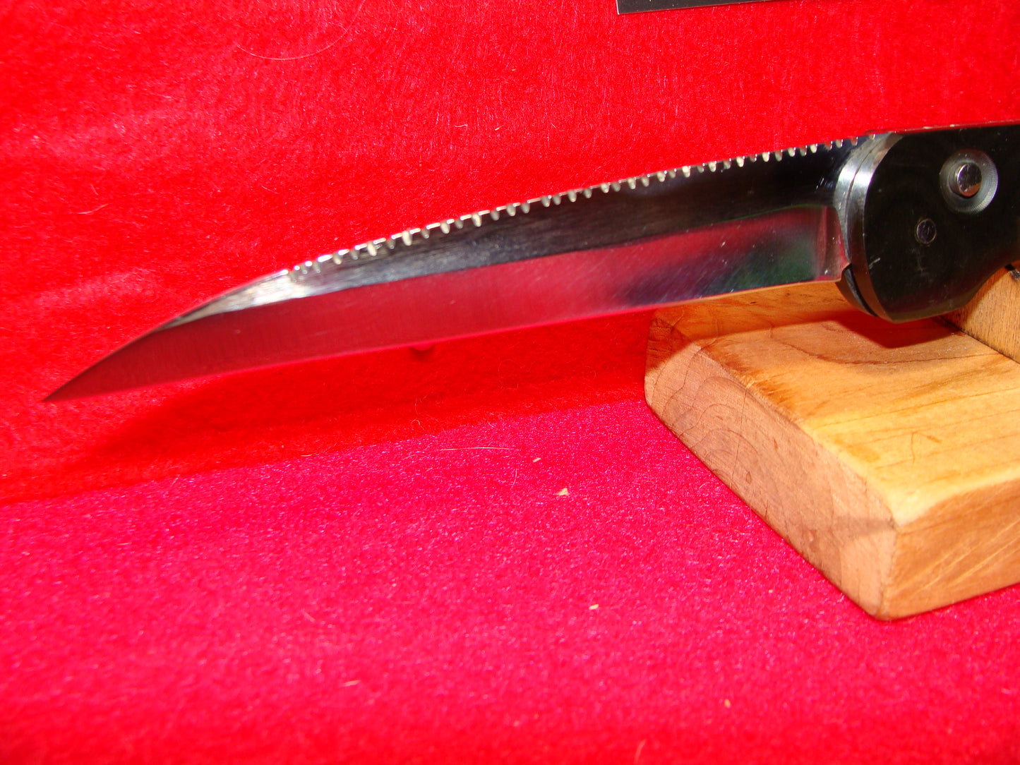 HUCK KNIVES, JAMES HUCKEBA CUSTOM MAKER 1995 "FLASH" CUSTOM AUTOMATIC KNIFE BUFFALO HORN HANDLES