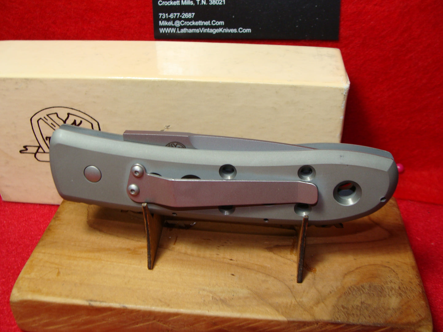 WOODARD, BUCK CUSTOM 1990-95 FER-DE-LANCE CUSTOM AUTOMATIC KNIFE GRAY METAL HANDLES