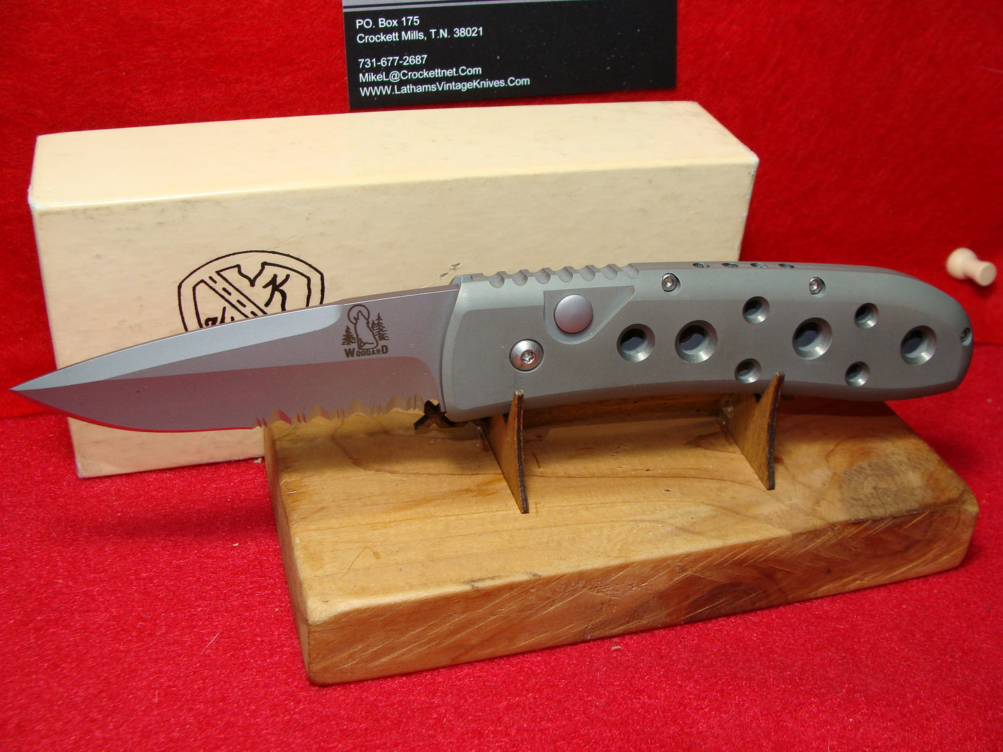 WOODARD, BUCK CUSTOM 1990-95 FER-DE-LANCE CUSTOM AUTOMATIC KNIFE GRAY METAL HANDLES