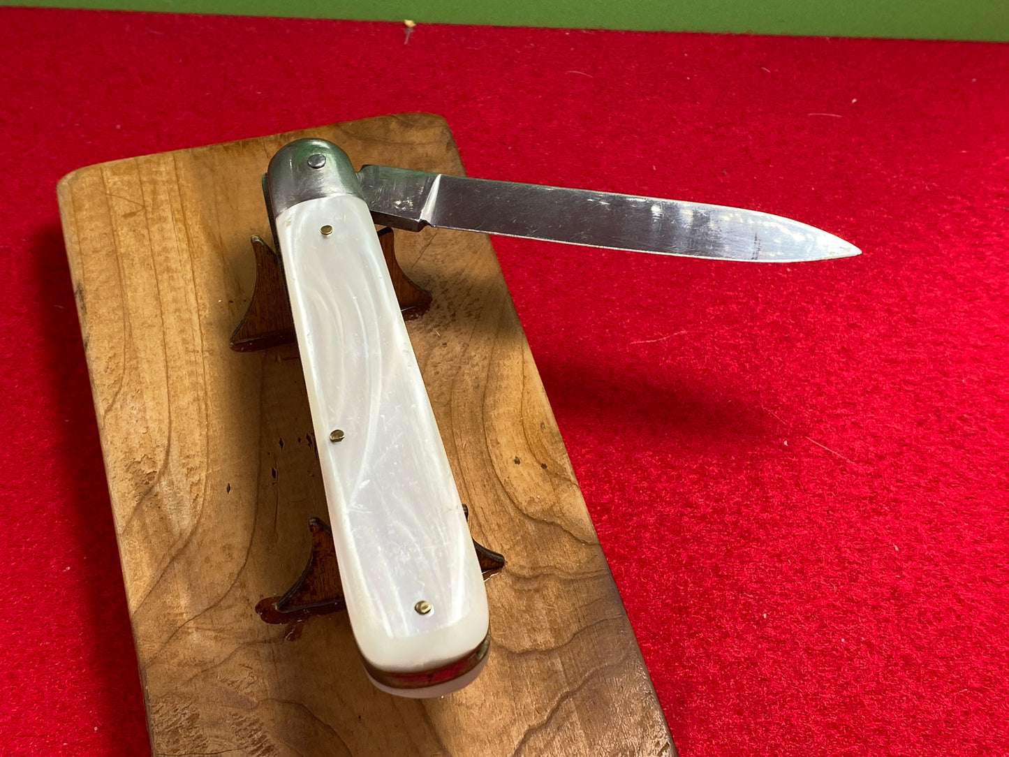 BOKER ROSTFREI 1975-80 BO/BC GERMAN MARKET 10 CM ITALIAN AUTOMATIC KNIFE WHITE PEARLEX HANDLES