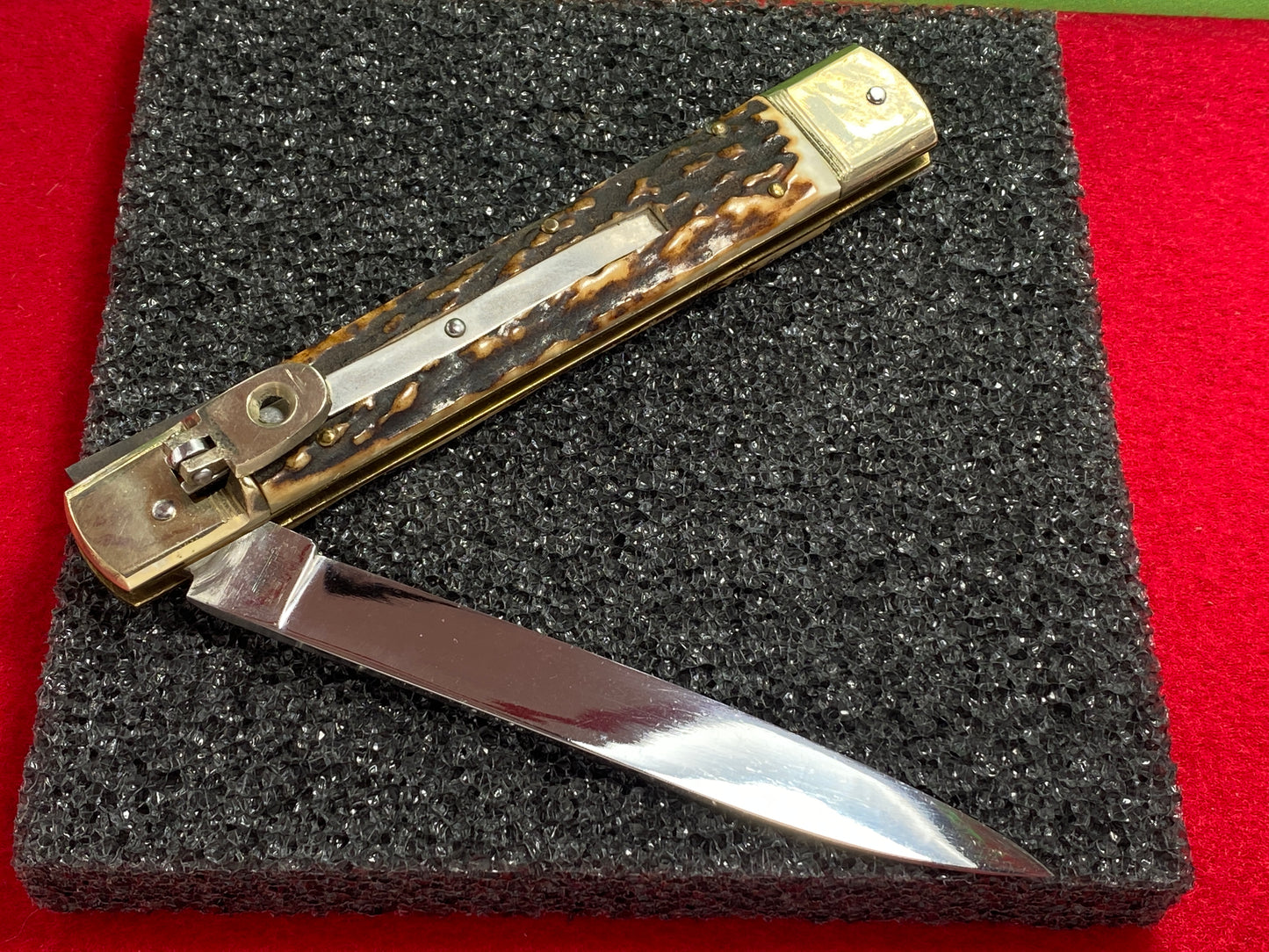 HUBERTUS SOLINGEN GERMANY 1970-75 TANG STAMPED LEVER AUTOMATIC 14 CM GERMAN AUTOMATIC KNIFE STAG HANDLES