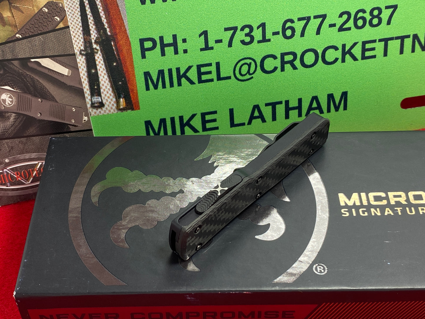 MICROTECH UTX-70 D/E 12/2020 SIGNTAURE SERIES OTF DAMASCUS STEEL 147-16 CFS TACTICAL AUTOMATIC KNIFE CARBON FIBER TOP HANDLES