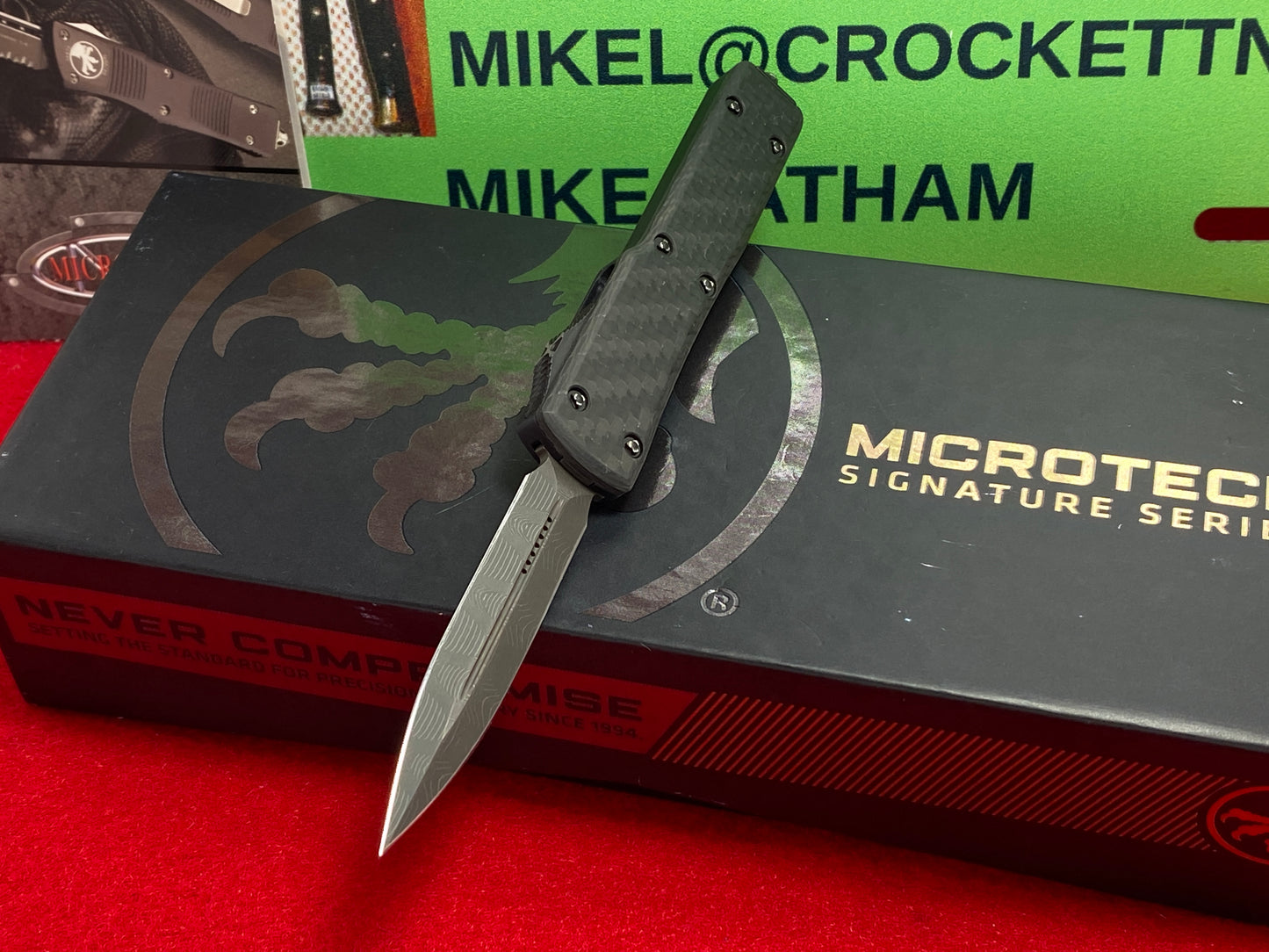 MICROTECH UTX-70 D/E 12/2020 SIGNTAURE SERIES OTF DAMASCUS STEEL 147-16 CFS TACTICAL AUTOMATIC KNIFE CARBON FIBER TOP HANDLES