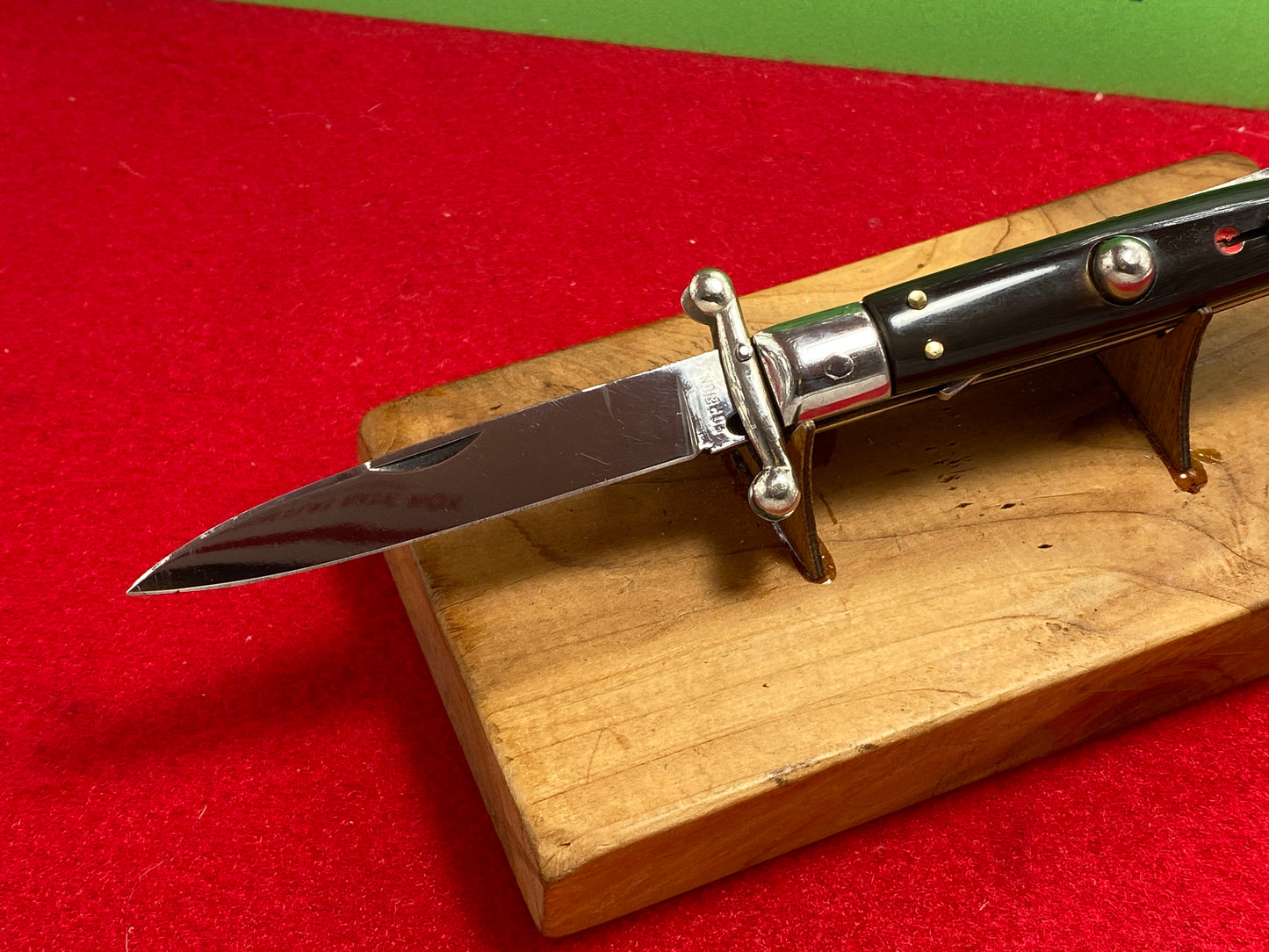 FOREGIN ITALY 1965-68 SWING GUARD LOCK BACK 18 CM ITALIAN AUTOMATIC KNIFE BUFFALO HORN HANDLES