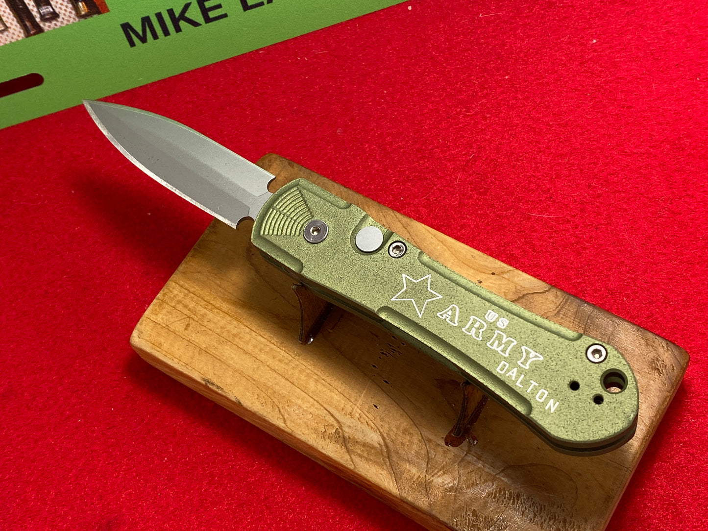 DALTON, ROB USA 1999-2005 CUSTOM AUTOMATIC US ARMY TACTICAL AUTOMATIC KNIFE GREEN METAL HANDLES