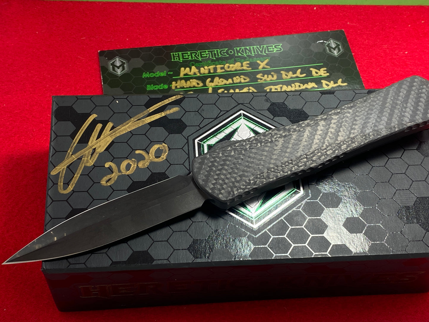 HERETIC KNIVES USA 5/2020 MANTICORE X OTF CARBON FIBER W/ FLAMED TITANIUM DLL S/N009 CUSTOM AUTOMATIC SIGNED BOX TACTICAL AUTOMATIC KNIFE LIMITED EDITION.