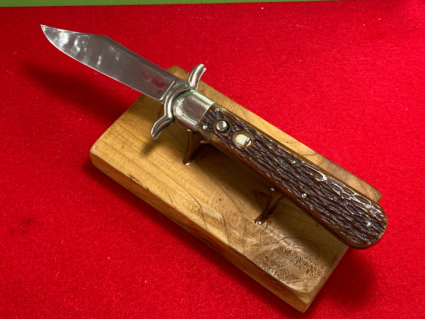 PRESTO GEO. SCHRADE BRIDGEPORT CONN. 1929-56 SWING "W" GUARDS 5" AMERICAN AUTOMATIC KNIFE BROWN JIGGED BONE HANDLES