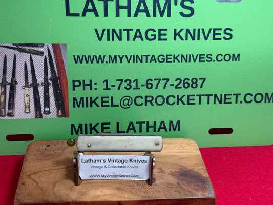 REMINGTON USA R17 1935-40 GREEN PULL BALL RELEASE VINTAGE AMERICAN AUTOMATIC KNIFE WHITE COMPOSITION HANDLES