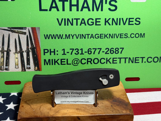 S.W.A.T.(SPECIALIZED WEAPONS BY ADVANCED TECHNOLOGIES) USA CUSTOM AUTOMATIC 2008-2012 TACTICAL AUTOMATIC KNIFE 1 OF 100 FIRST RUN BLACK METAL HANDLES