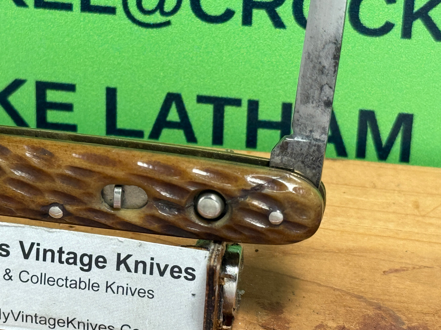 REMINGTON UMC 1920-40 TWIN BLADE R8063 DOUBLE BUTTON VINTAGE AMERICAN AUTOMATIC 3 3/8" KNIFE JIGGED BONE HANDLES