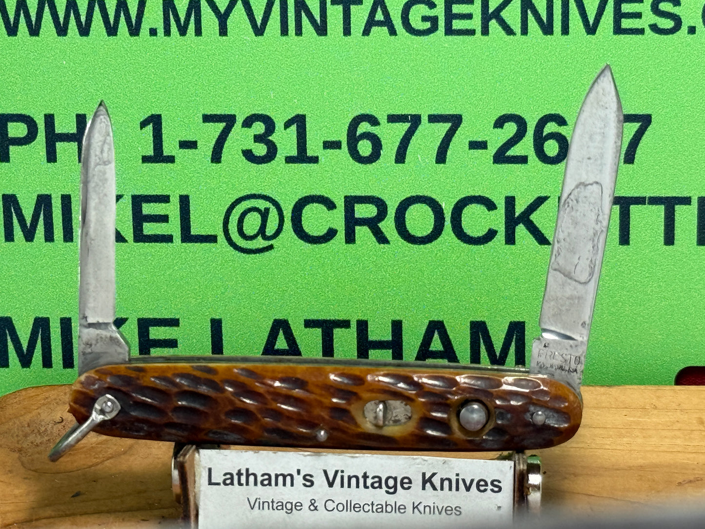 PRESTO GEO. SCHRADE BRIDGEPORT CONN. 1935-40 TWIN BLADE GIRL SCOUT EDITION WITH BAIL VINTAGE AMERICAN AUTOAMTIC KNIFE 3 3/8" DOUBLE BUTTON JIGGED BONE HANDLES