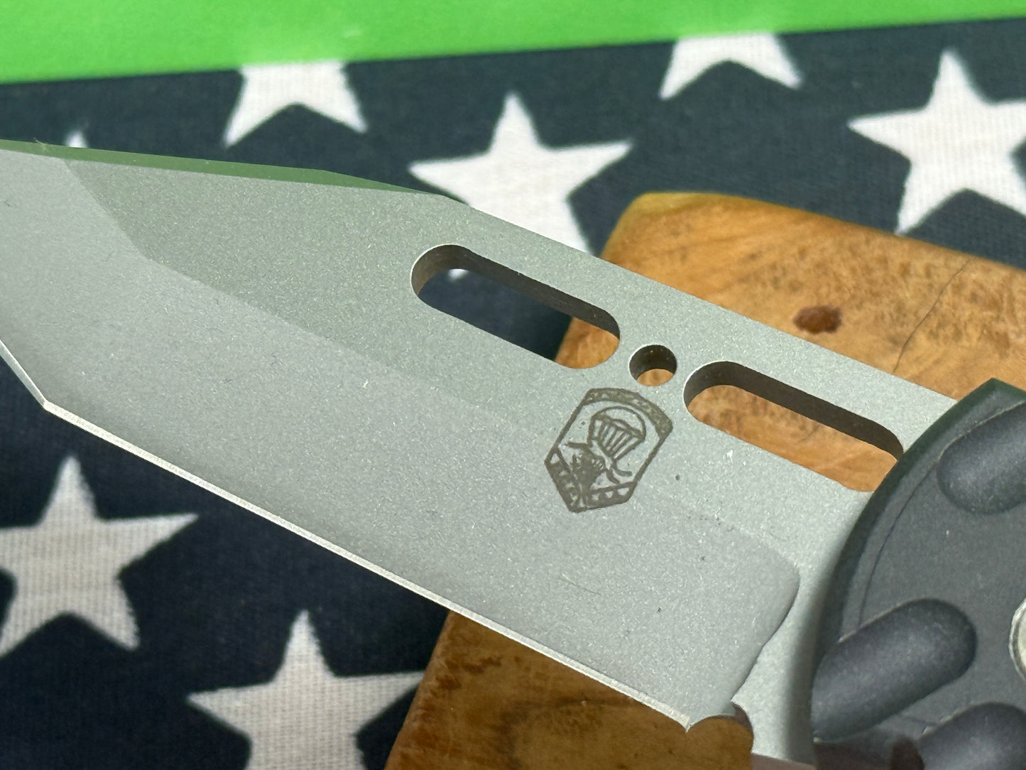 DALTON, ROB CUSTOM KNIFE 1998-2010 GRIPPER SIDE OPENING TACTICAL AUTOMATIC KNIFE BLACK METAL HANDLES